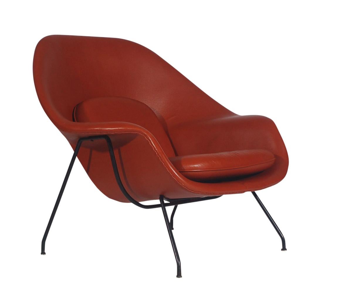 American Mid-Century Modern Womb Chair and Ottoman by Eero Saarinen for Knoll in Leather