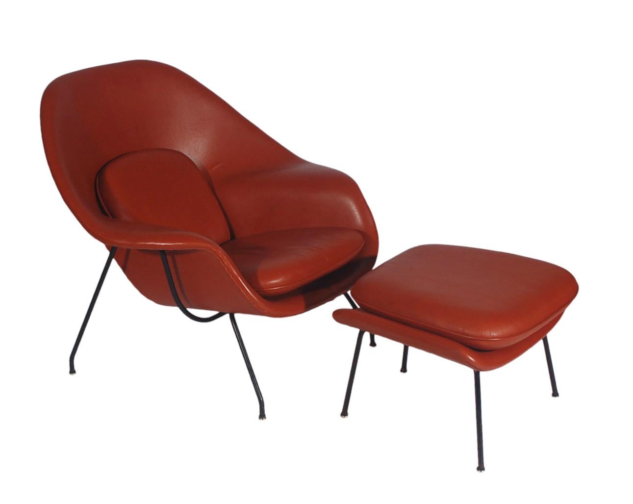 Mid-20th Century Mid-Century Modern Womb Chair and Ottoman by Eero Saarinen for Knoll in Leather