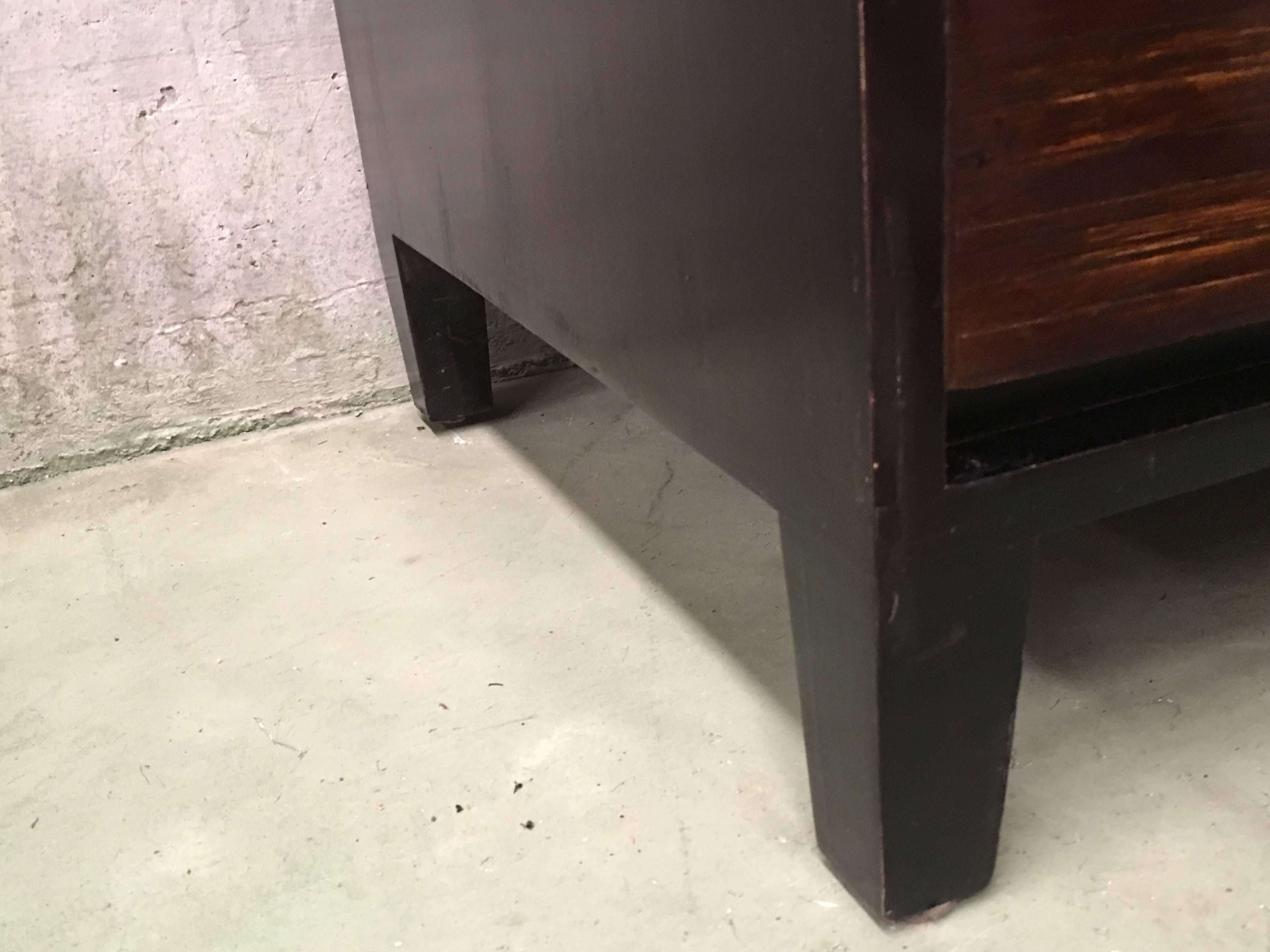 Mid-Century Modern Wood and Black Lacquer Chest, Commode For Sale 10