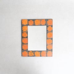 Specchio rustico in legno e ceramica della modernità di metà secolo, circa 1970