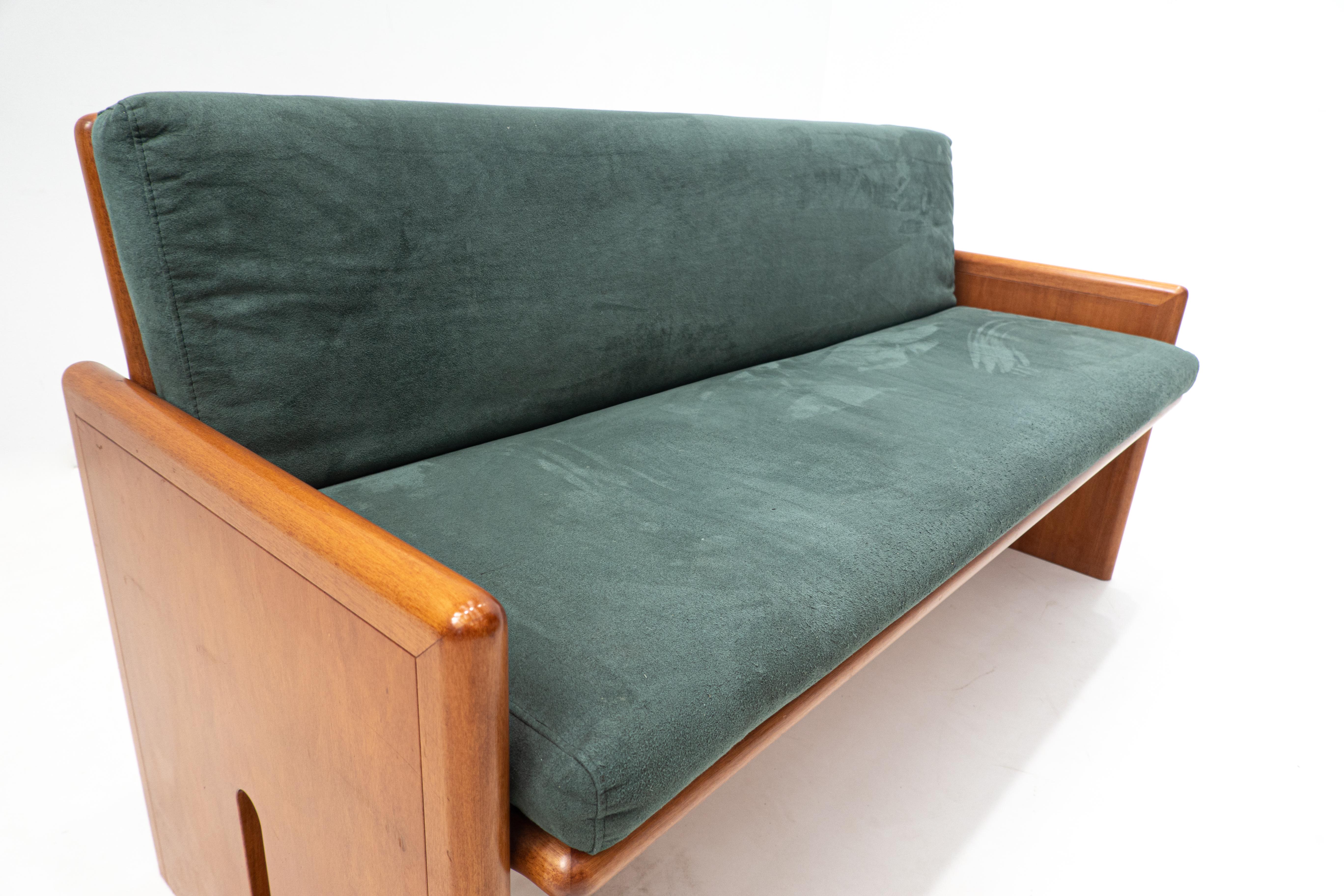 Mid-20th Century Mid-Century Modern Wood and Green Velvet Sofa, Italy, 1960s