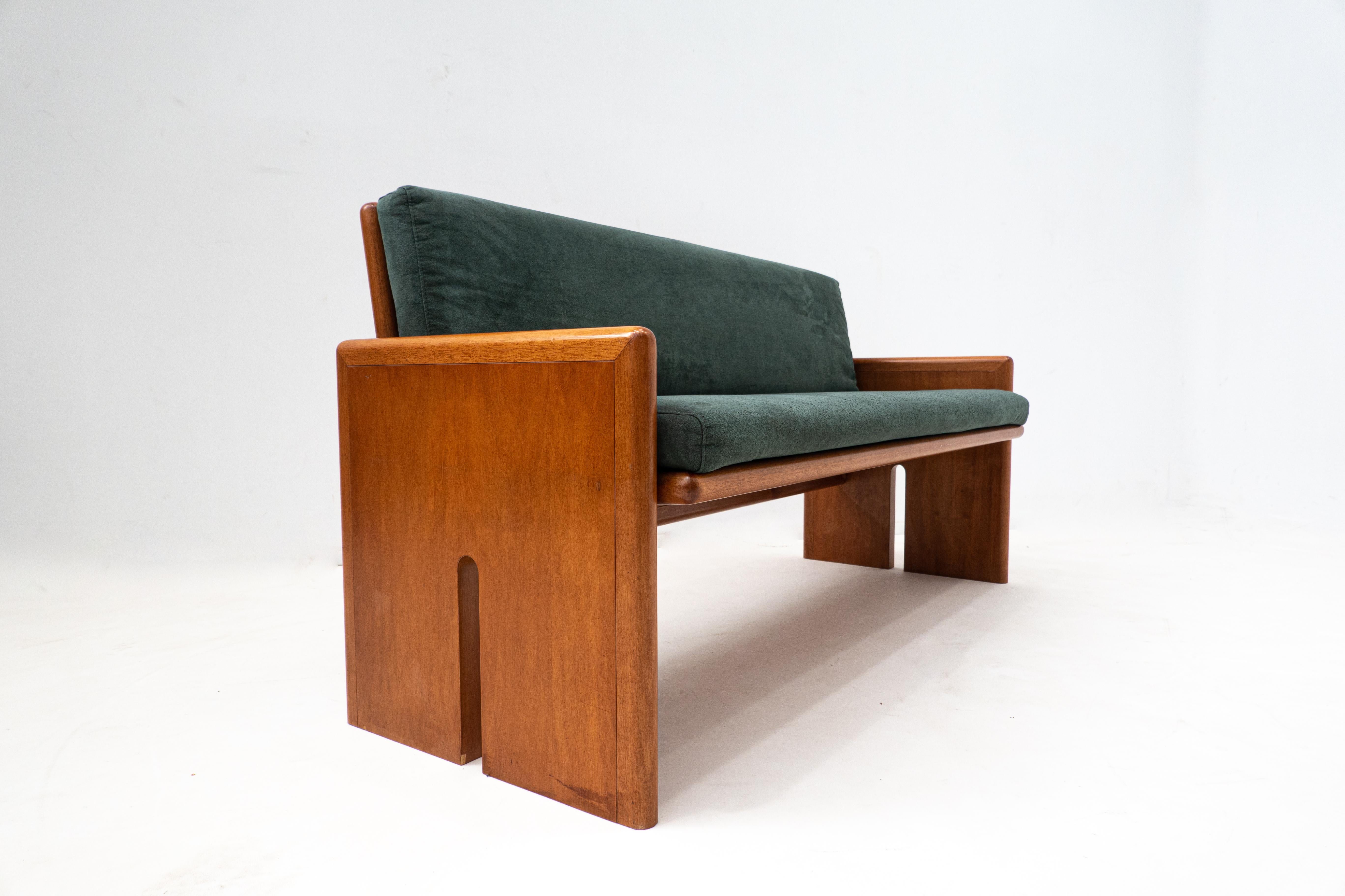 Mid-Century Modern Wood and Green Velvet Sofa, Italy, 1960s 1