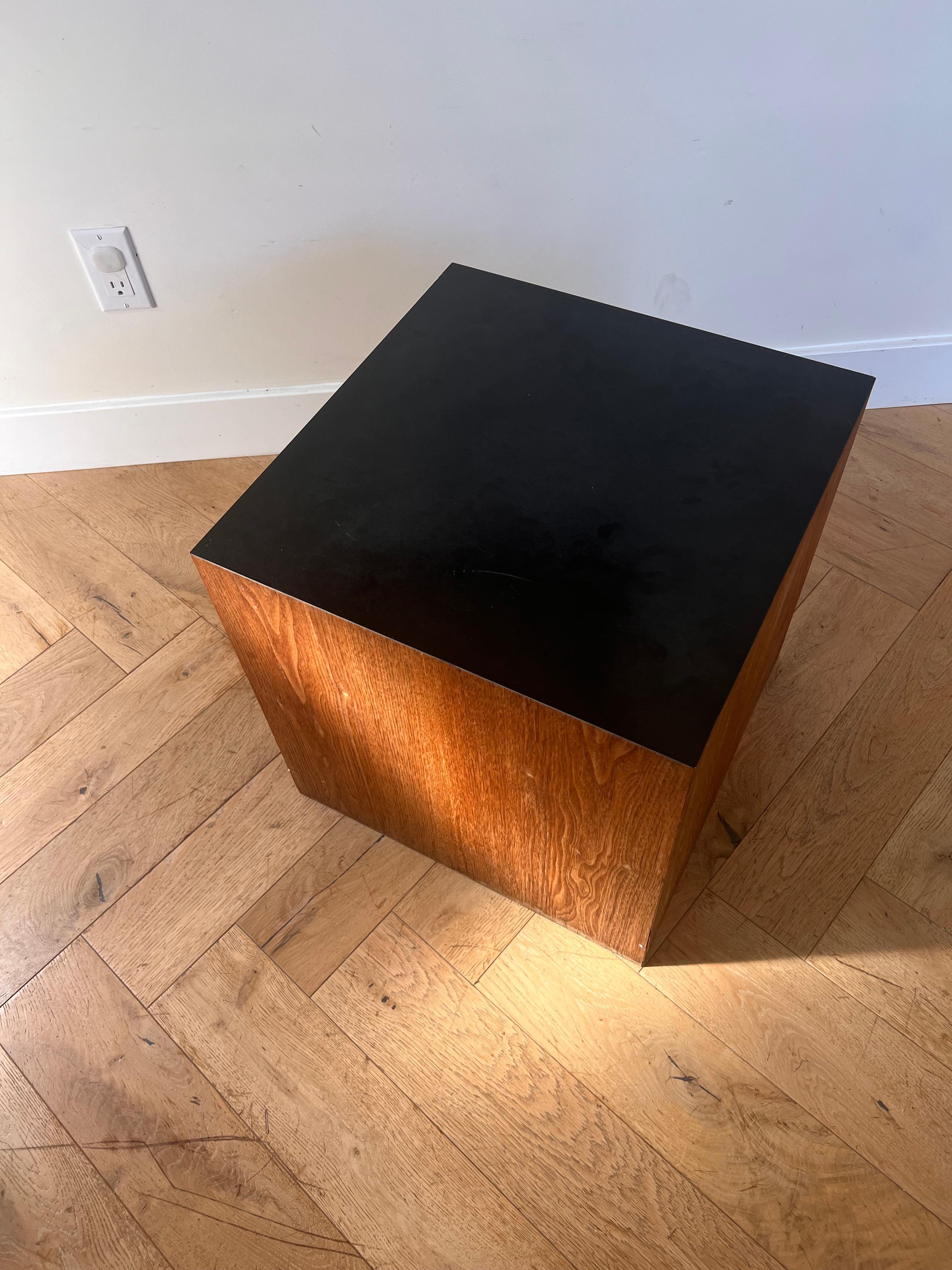 Mid century modern wood and laminate cube or end table, circa 1970 In Good Condition In View Park, CA