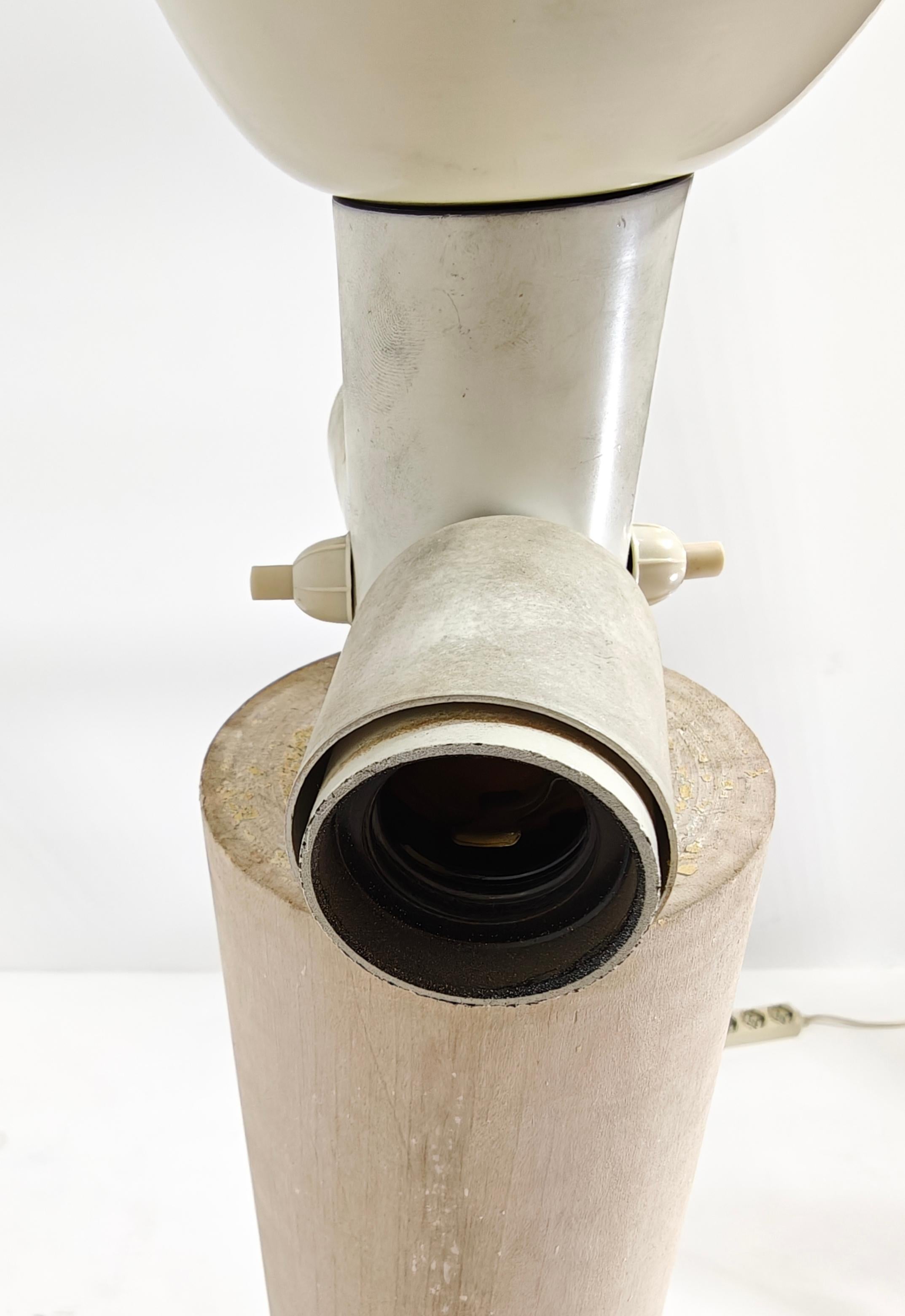 Lampada da terra in legno e pelle di design della metà del secolo scorso, anni '60. in vendita 11