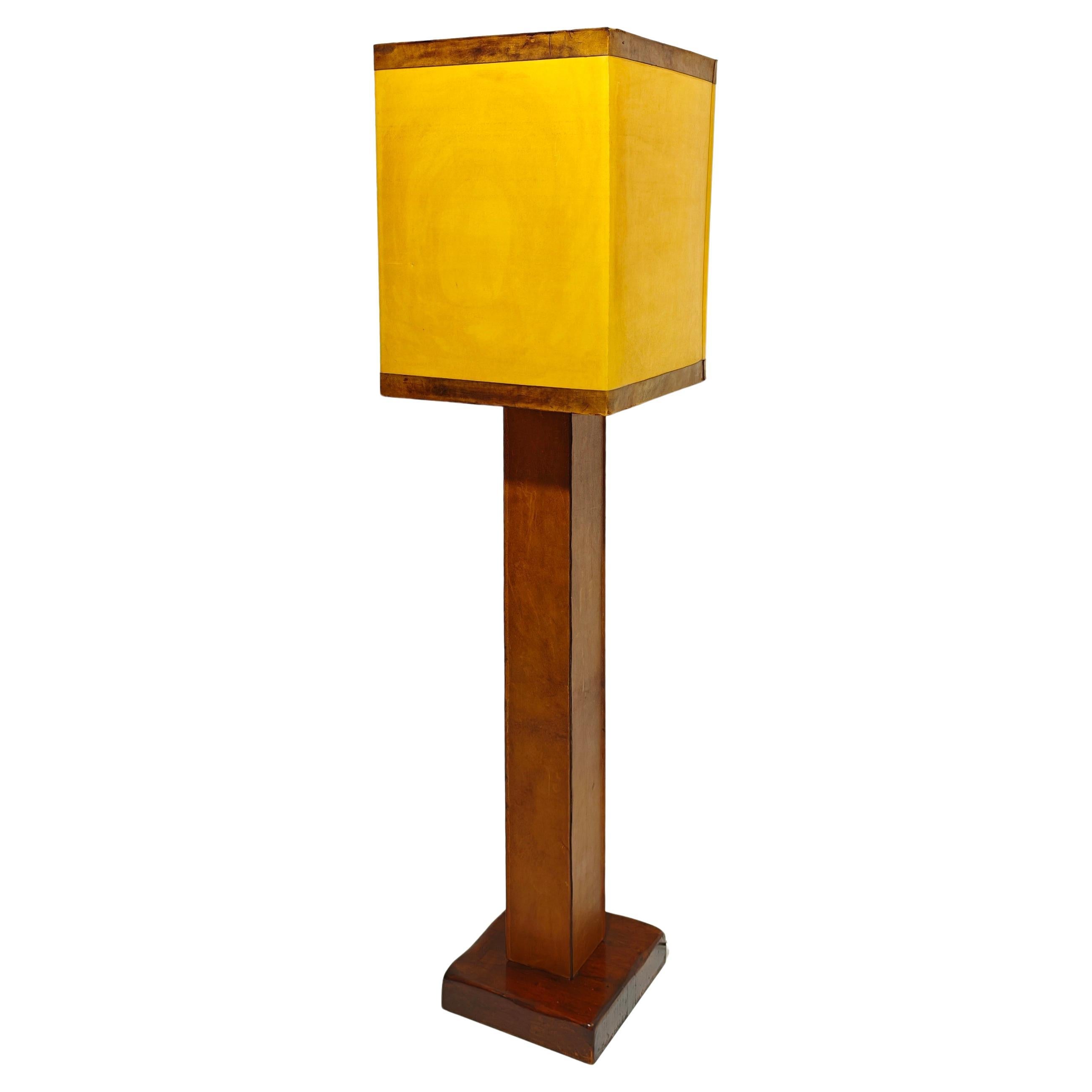 Lámpara de pie moderna de madera y cuero de mediados de siglo Diseño italiano años 60