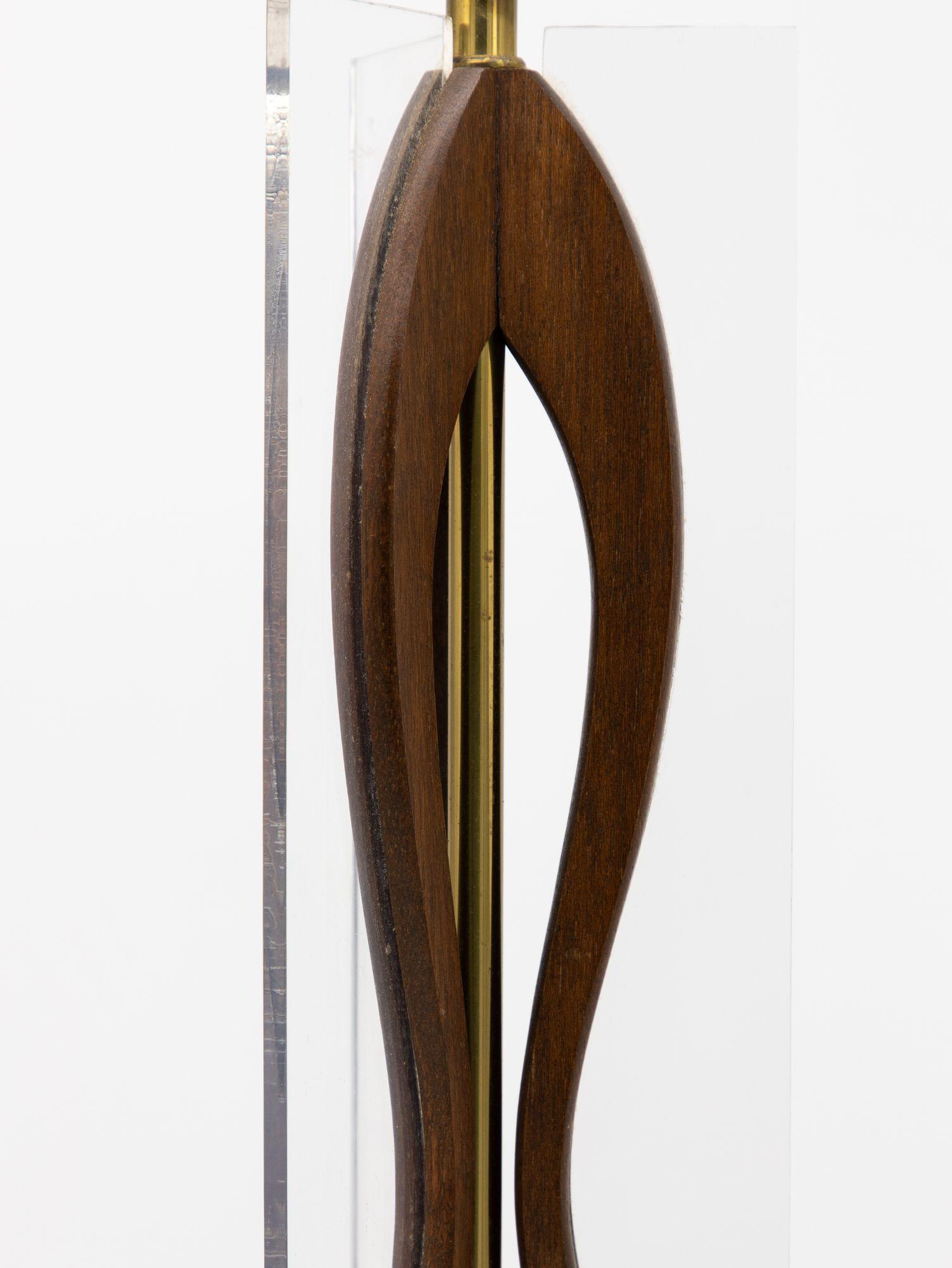 Bois A.I.C. Modernity Wood and Lucite Table Lamp, American Mid 20th C. en vente
