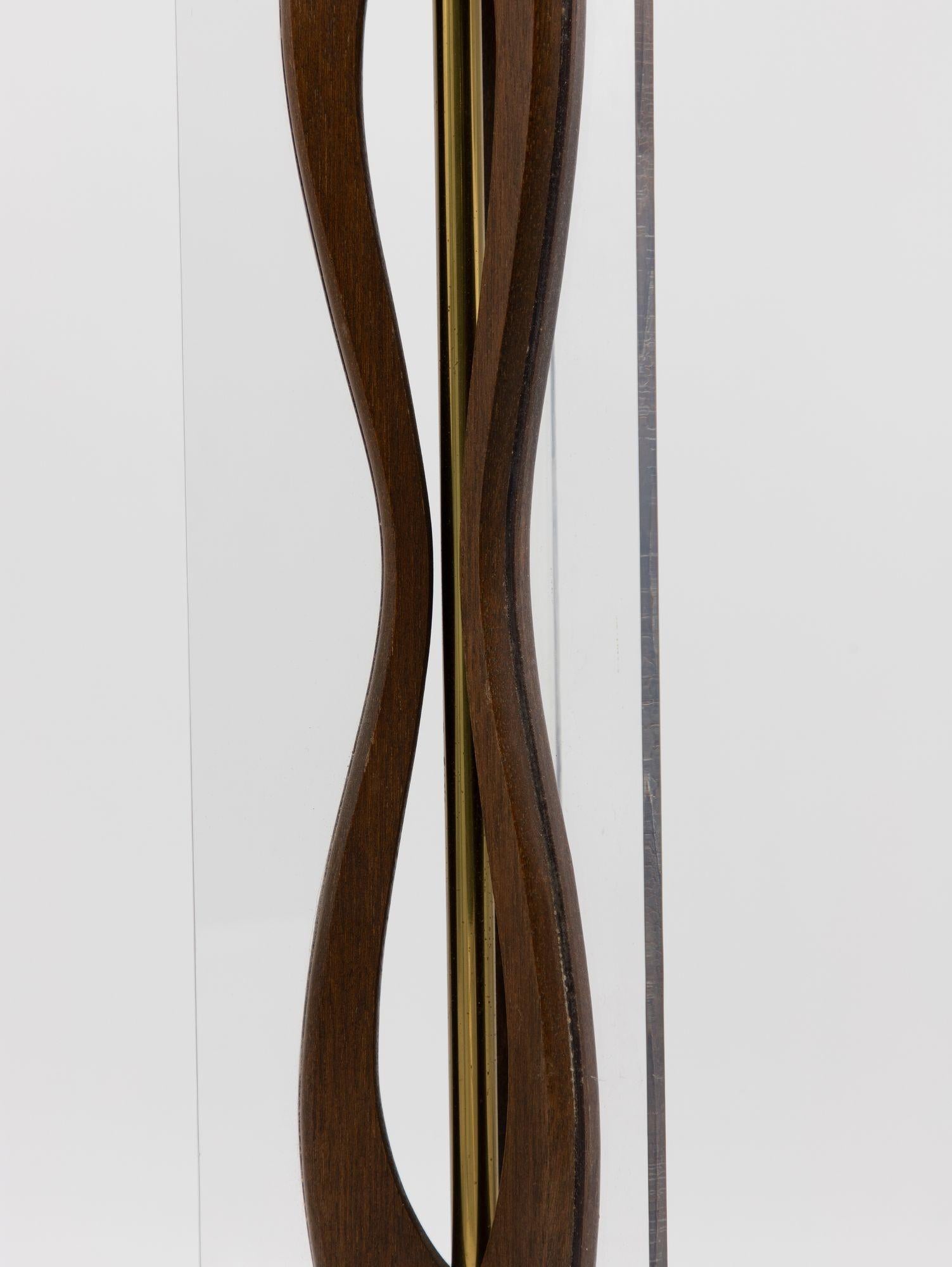 A.I.C. Modernity Wood and Lucite Table Lamp, American Mid 20th C. en vente 2