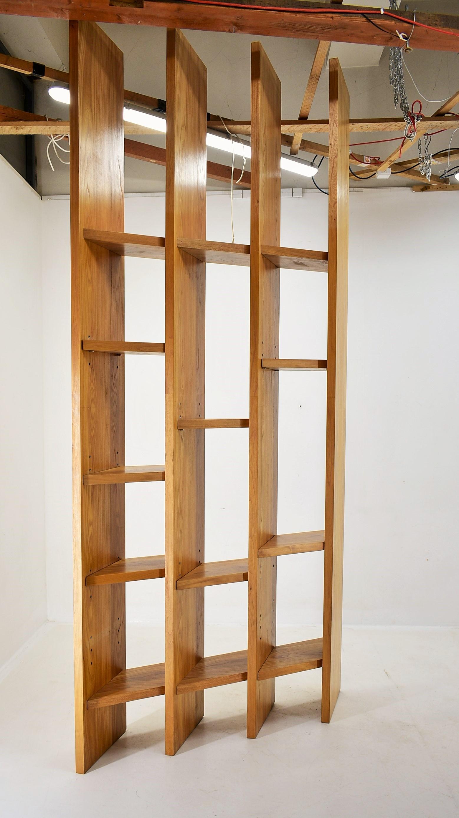 Modernes Holz-Bücherregal aus der Jahrhundertmitte, 1960er Jahre im Angebot 5