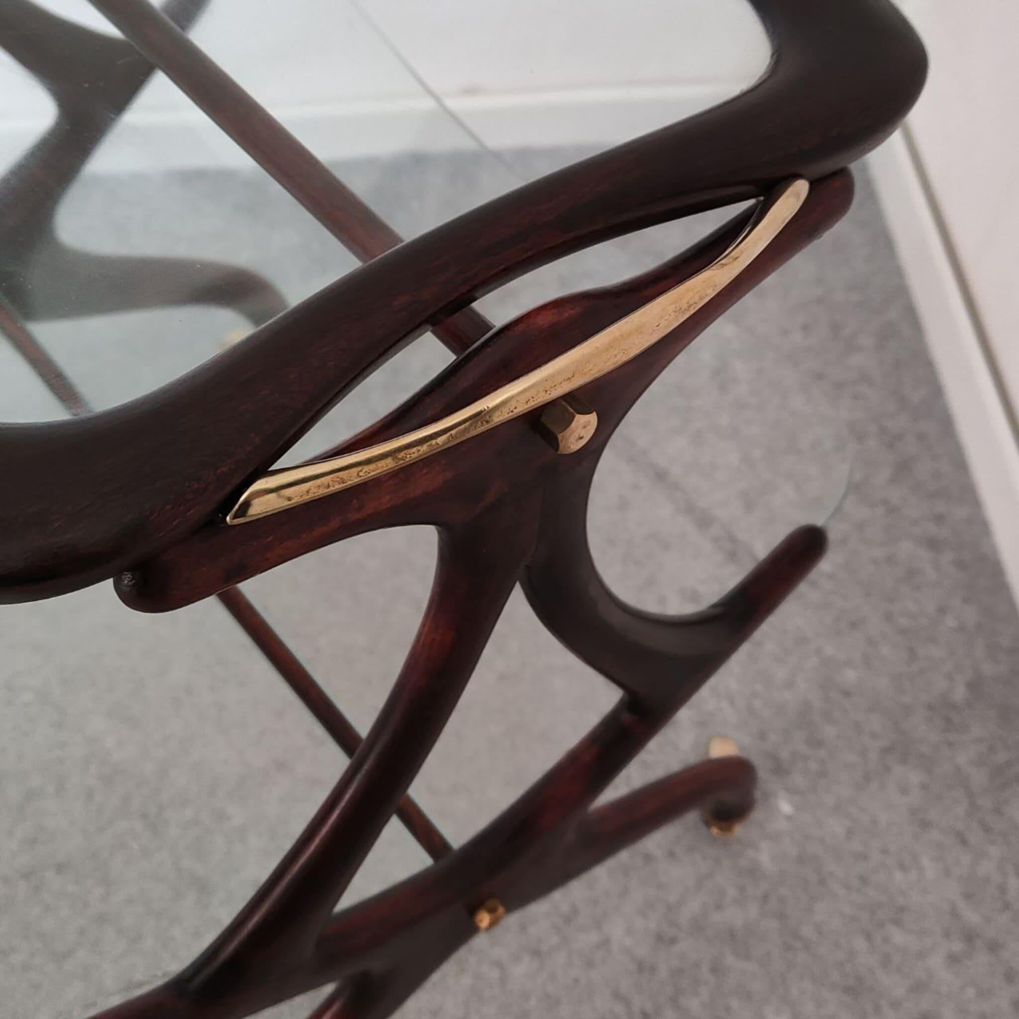 Mid-Century Modern Barwagen- megazine-Regal aus Holz und Messing von Cesare Lacca, Italien 1950er Jahre im Zustand „Gut“ im Angebot in Nicolosi, IT