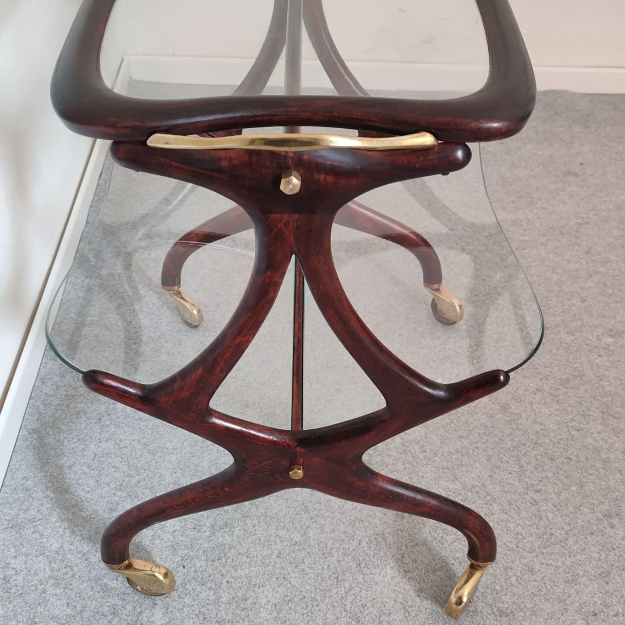 Mid-Century Modern Barwagen- megazine-Regal aus Holz und Messing von Cesare Lacca, Italien 1950er Jahre im Angebot 2