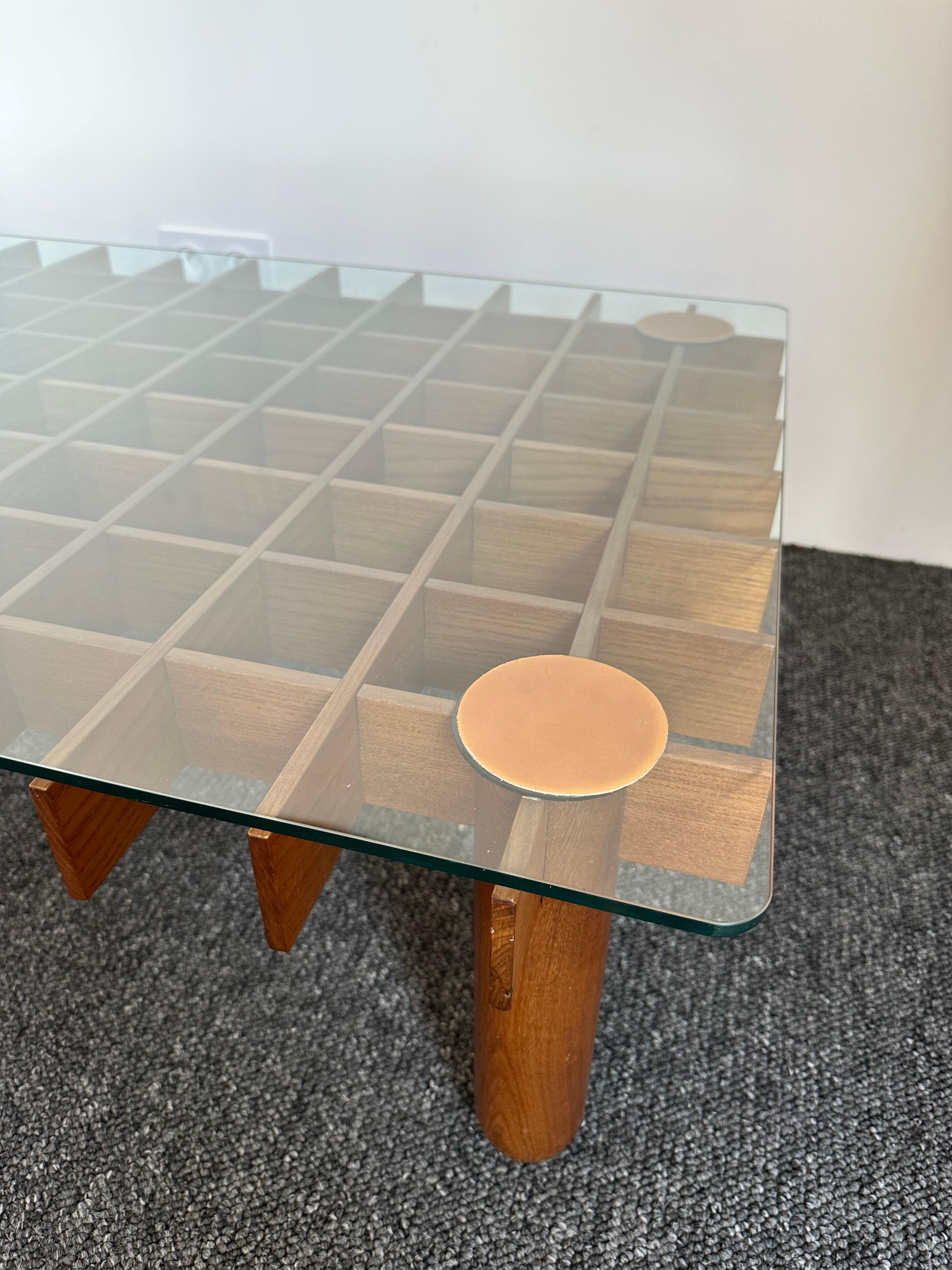 Mid-Century Modern Wood Coffee Table Italy, 1970s In Good Condition For Sale In SAINT-OUEN, FR