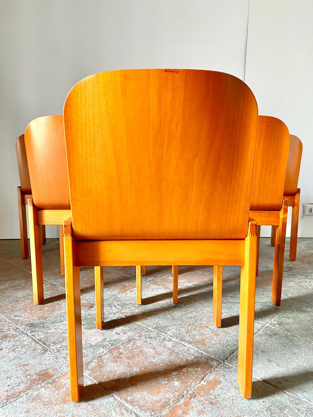 Mid Century modern wood dining chairs, Afra and Tobia Scarpa for Molteni, Italy  In Good Condition In Ceglie Messapica, IT