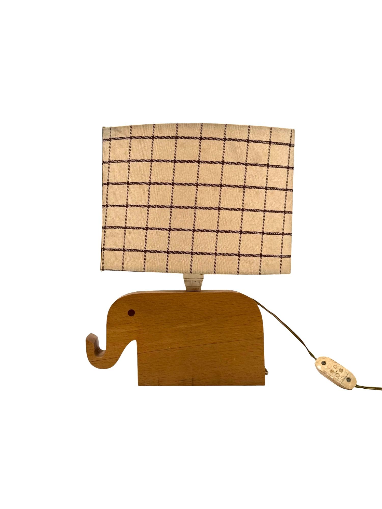 Moderne Elefanten-Tischlampe aus Holz, Italien, 1960er Jahre im Angebot 3
