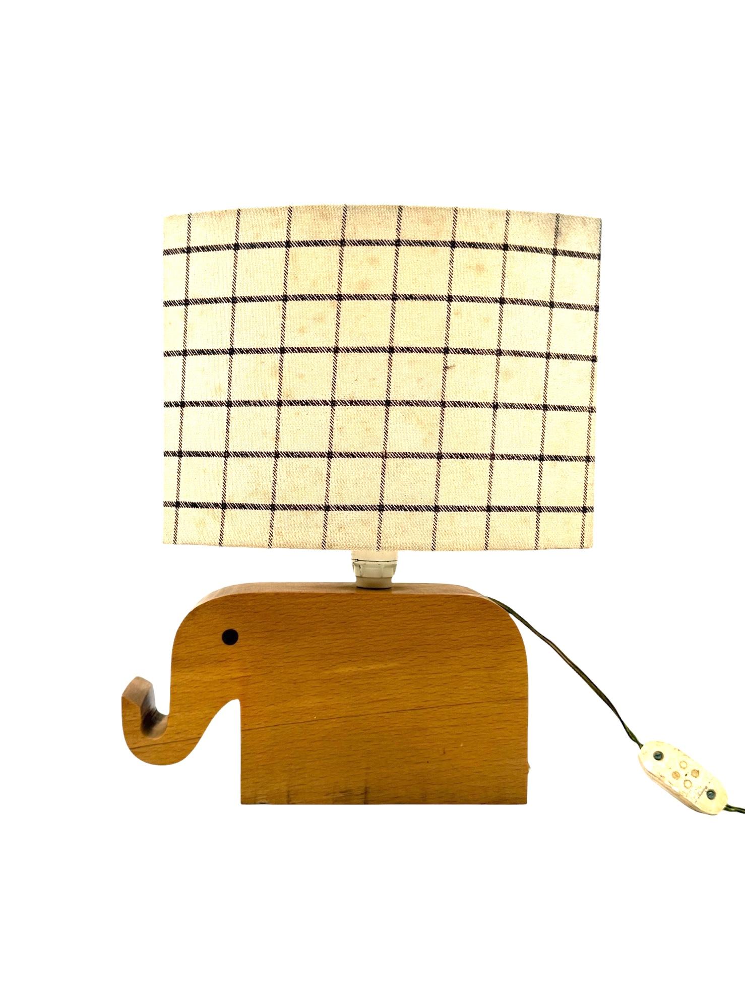 Moderne Elefanten-Tischlampe aus Holz, Italien, 1960er Jahre im Angebot 2