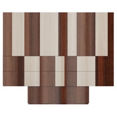 Armoire en marqueterie de bois du milieu du siècle à motif de rayures 3 portes et tiroirs