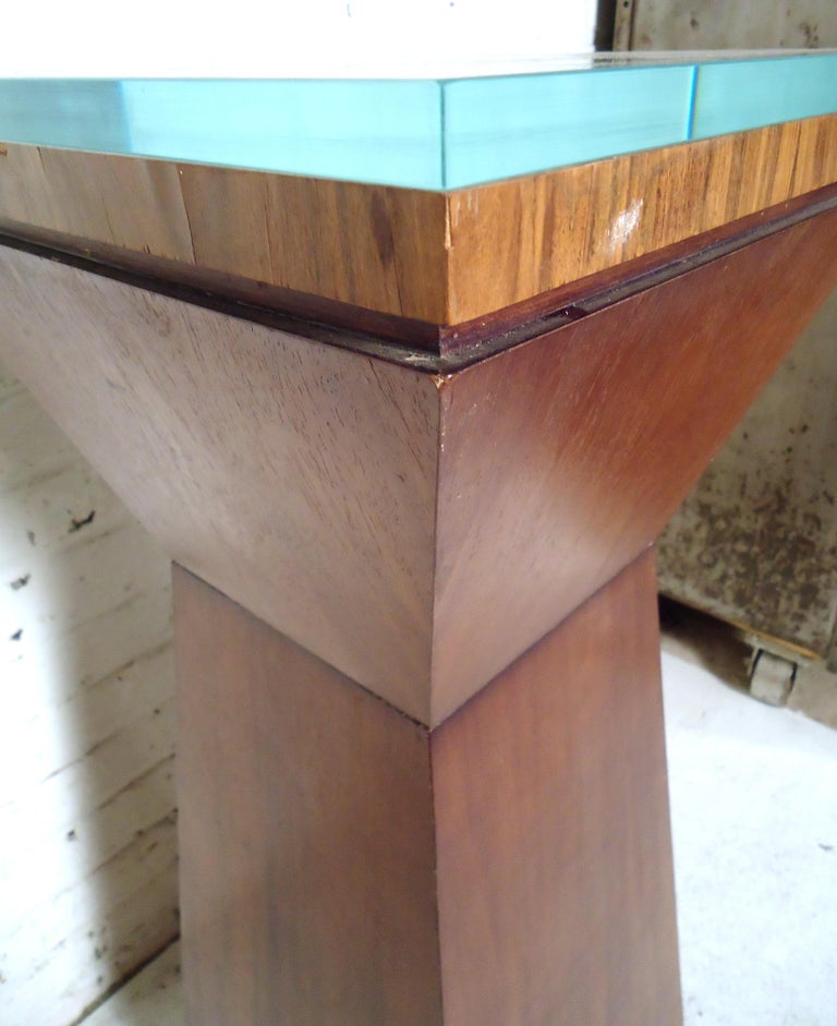 Mid-Century Modern Wood Pedestal at 1stDibs