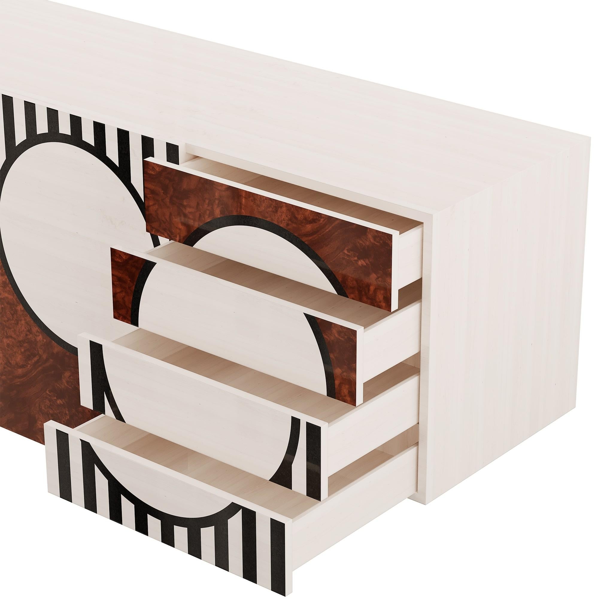 Smaltato Credenza in legno moderna di metà secolo con 2 porte e cassetti in stile retrò a strisce bianche e nere in vendita