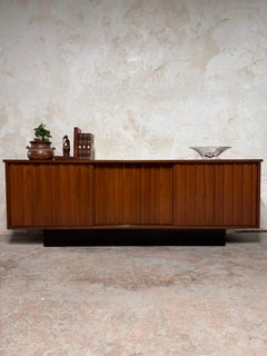 Credenza in Wood di metà secolo, 3 ante scorrevoli, 1950 ca.
