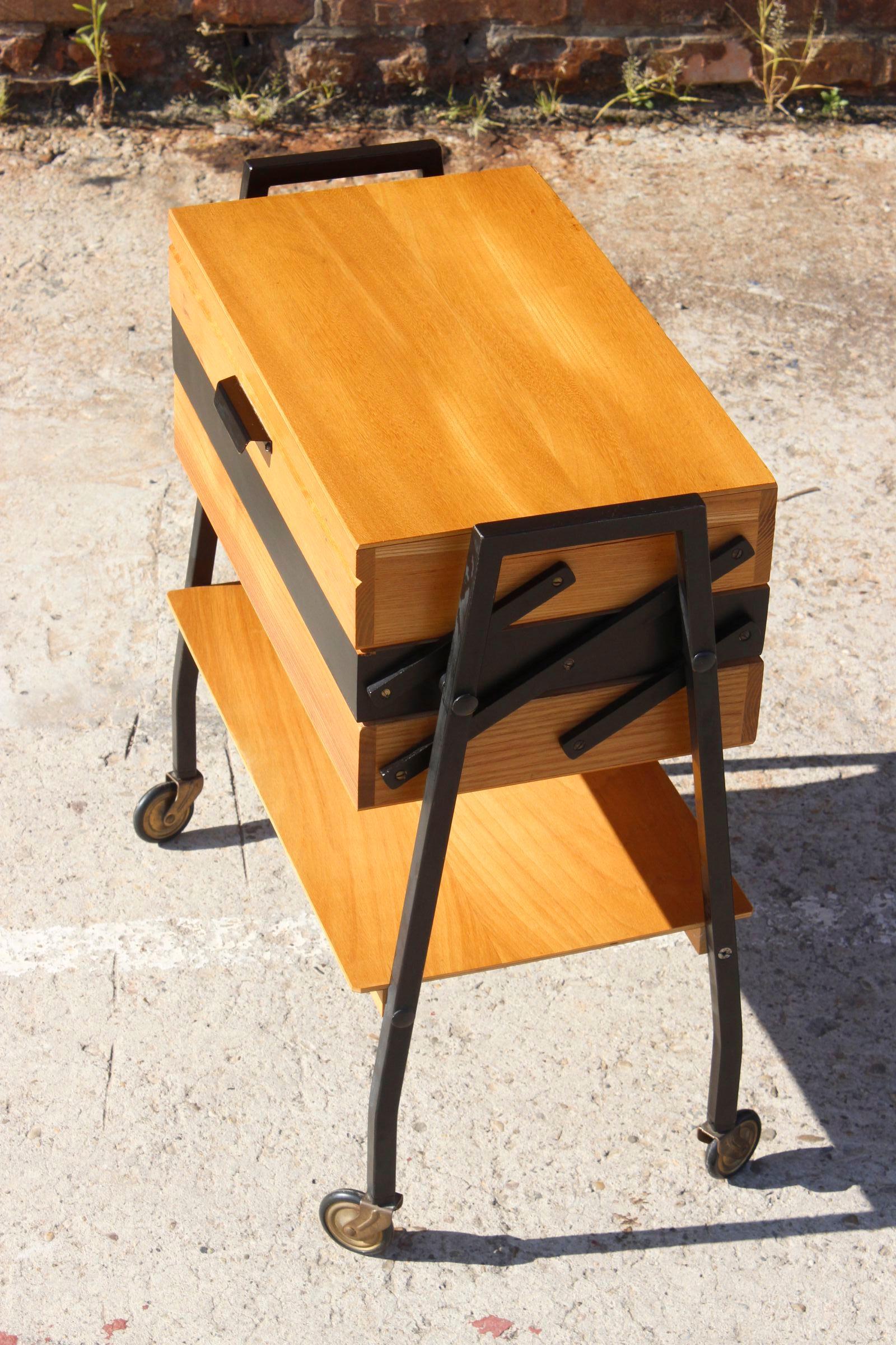 Mid-century modern wood & steel sewing side table  In Good Condition For Sale In STRASBOURG, FR