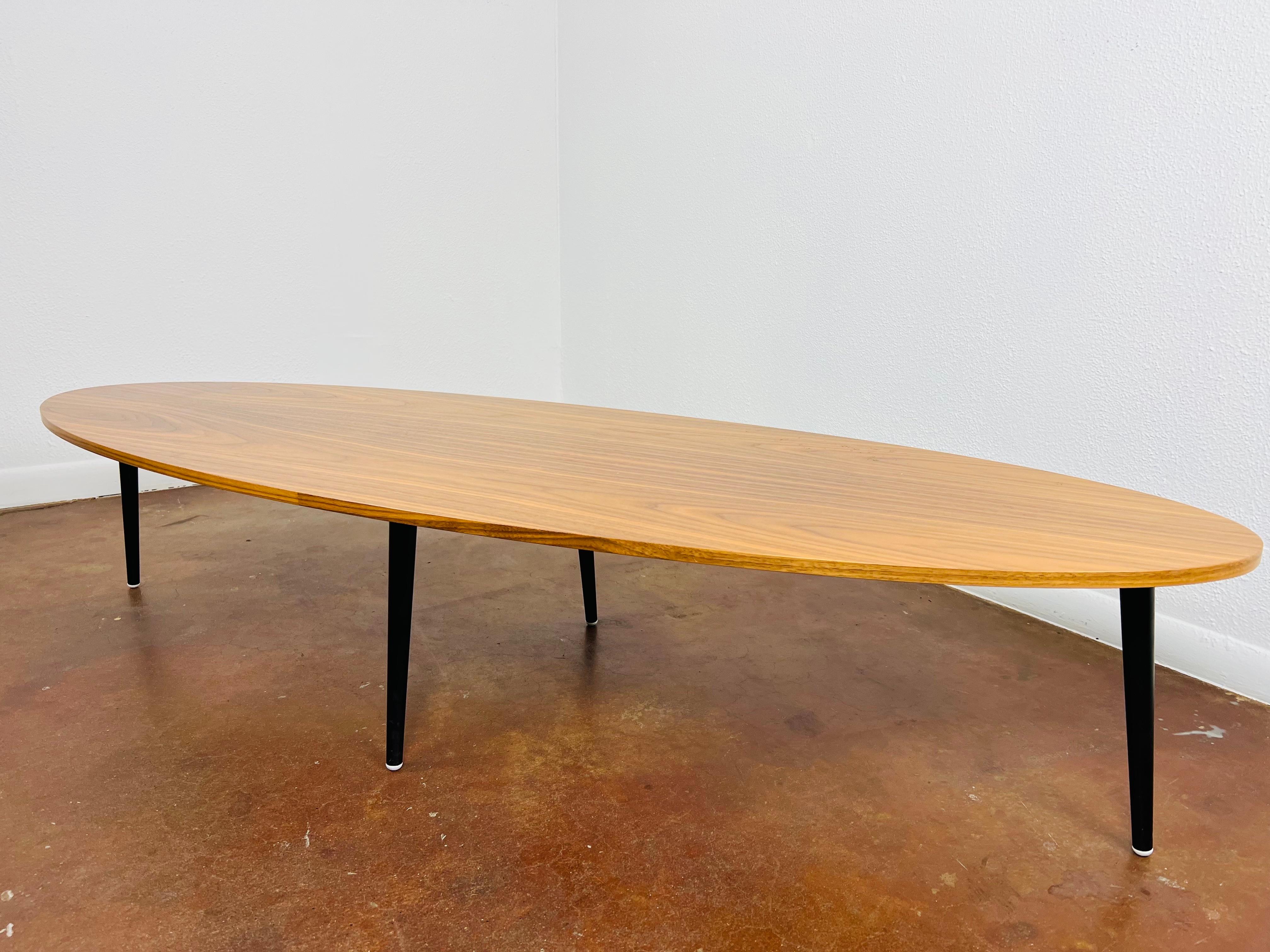 Mid-Century Modern Wood Surfboard Coffee Table In Good Condition In Dallas, TX