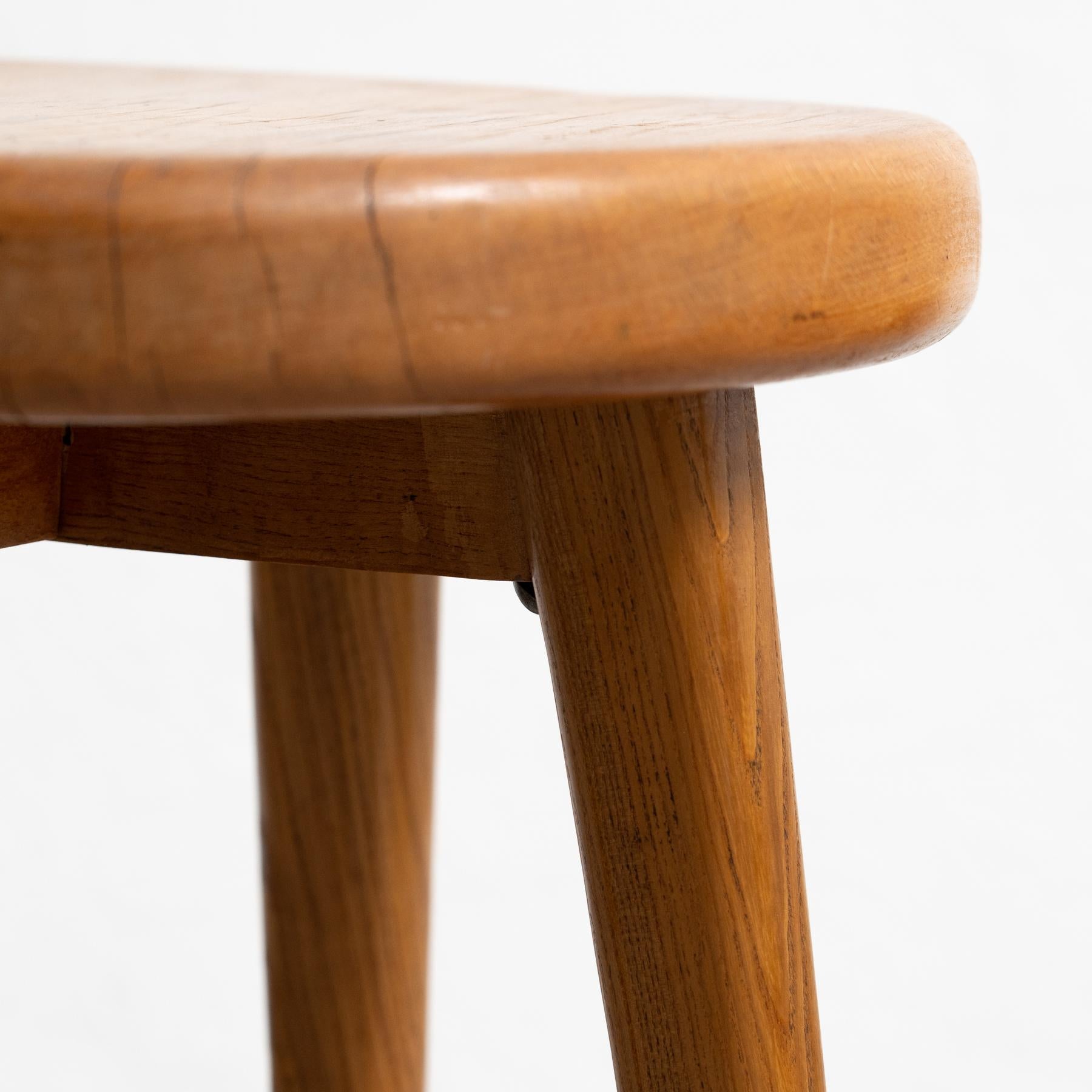 Table en Woods, d'après Charlotte Perriand, circa 1950, de style moderne du milieu du siècle dernier en vente 3