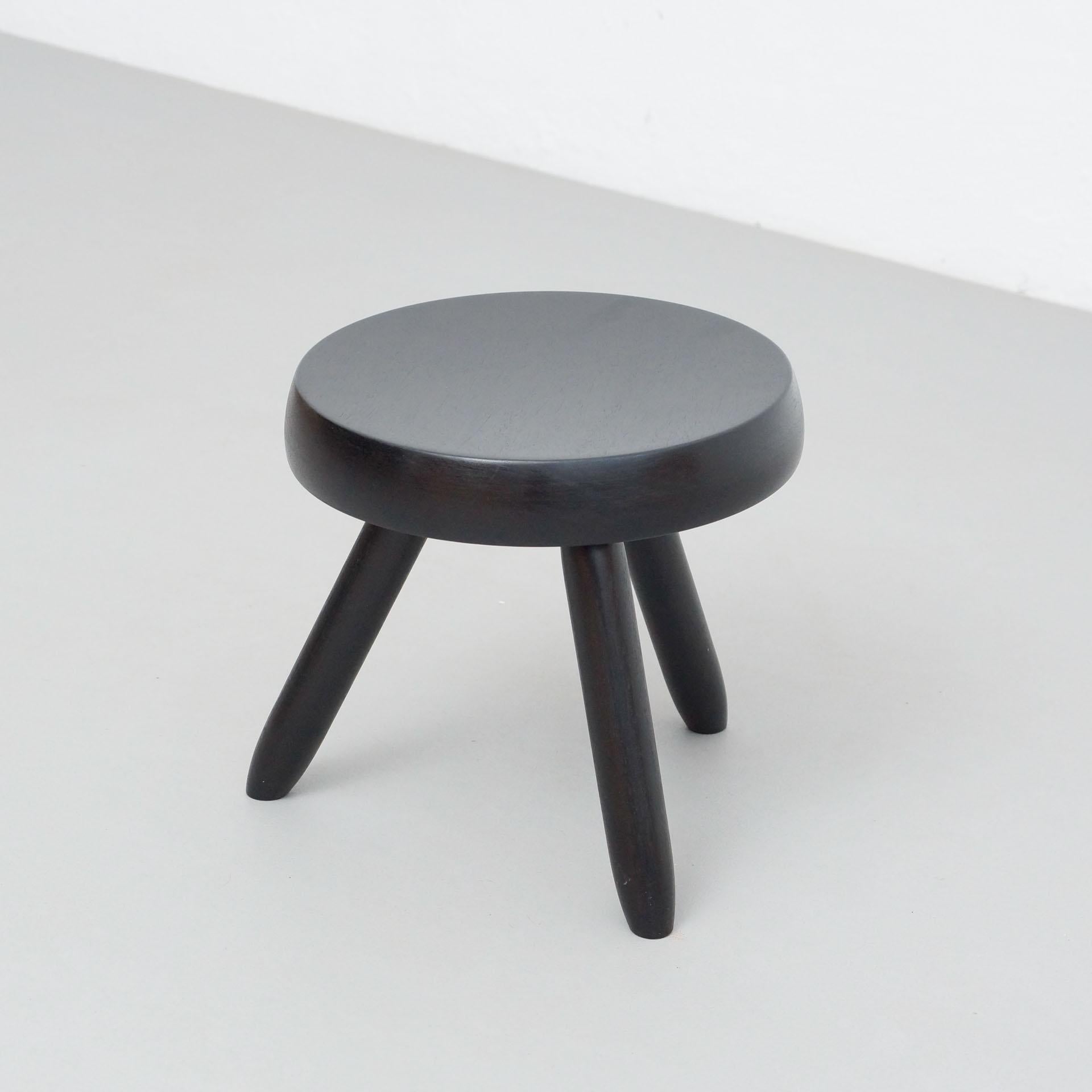 Mid-Century Modern Wood Tripod Stool in the Style of Charlotte Perriand In Good Condition In Barcelona, Barcelona