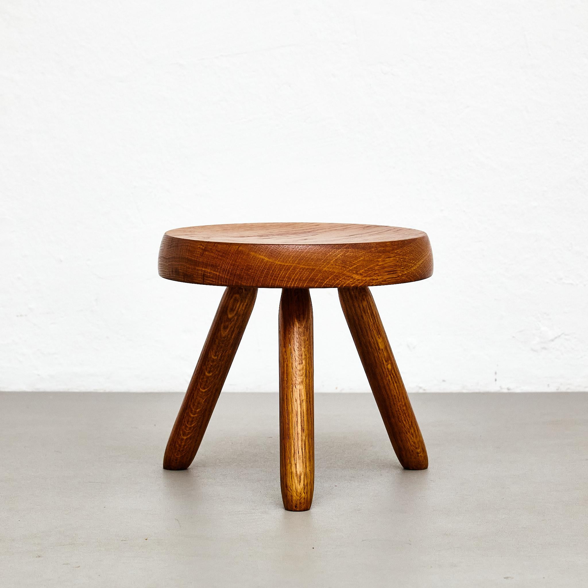 Mid-Century Modern Wood Tripod Stool in the Style of Charlotte Perriand For Sale 1