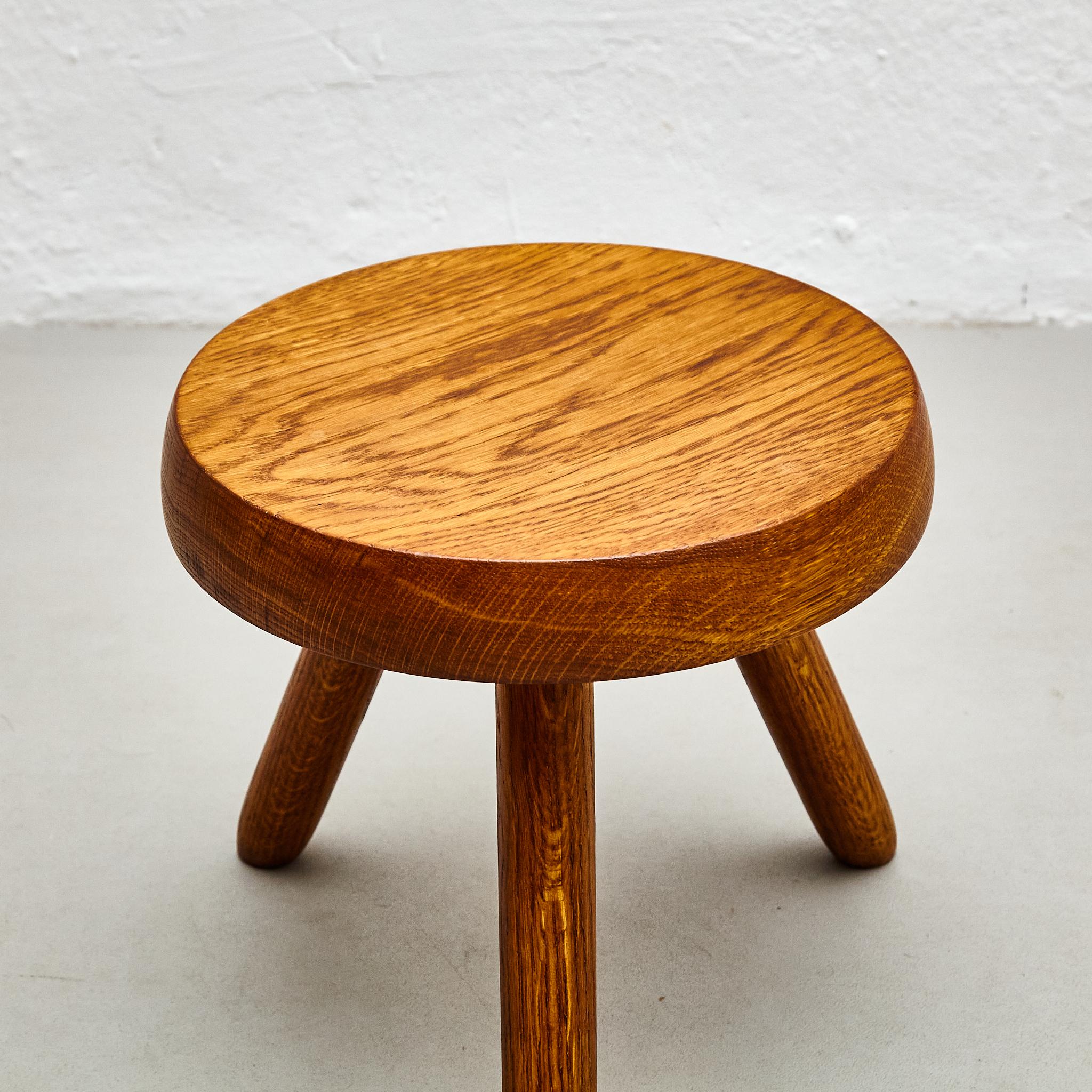 Mid-Century Modern Wood Tripod Stool in the Style of Charlotte Perriand For Sale 4