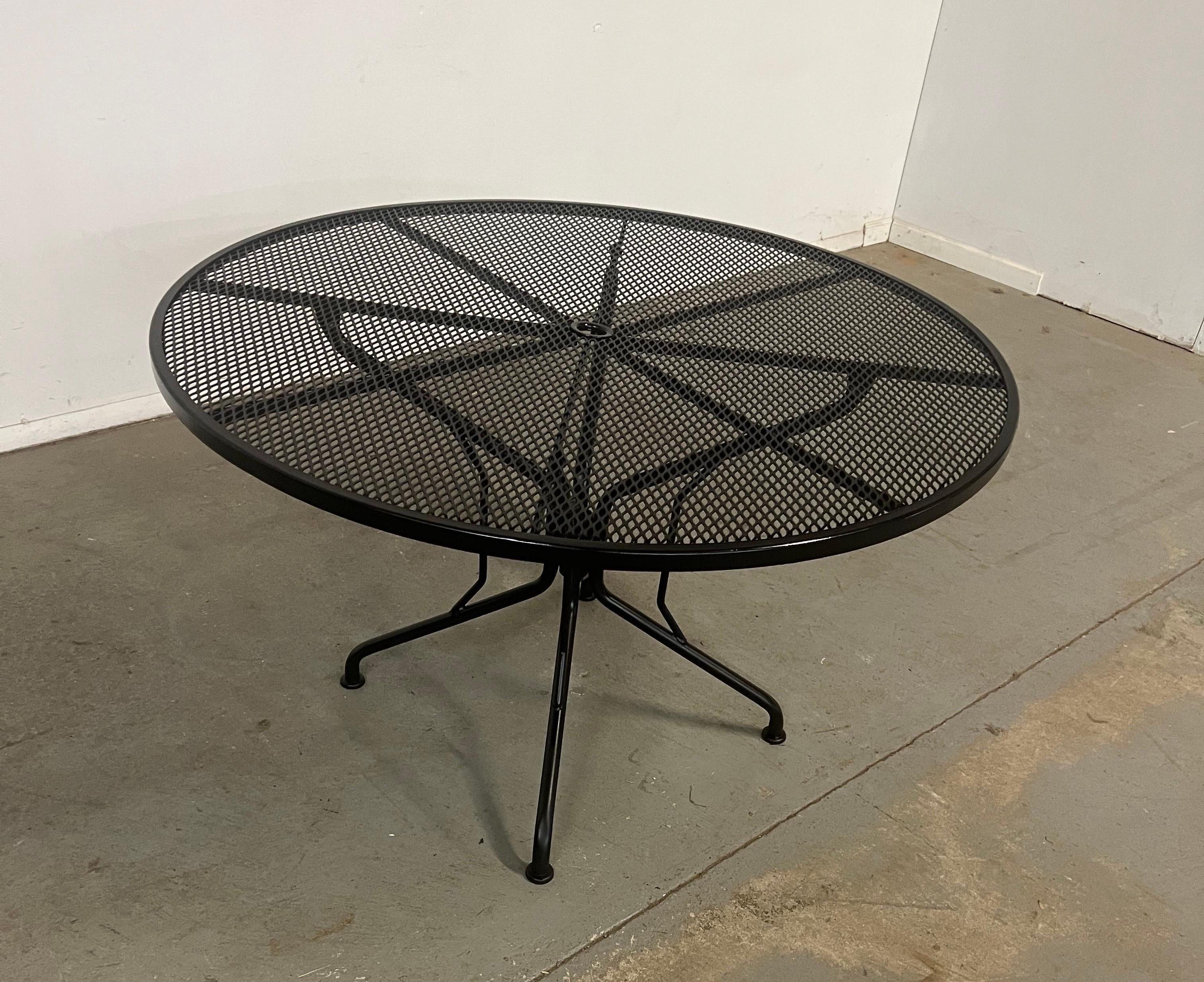 Mid-Century Modern Woodard Outdoor Round Dining Table For Sale 4