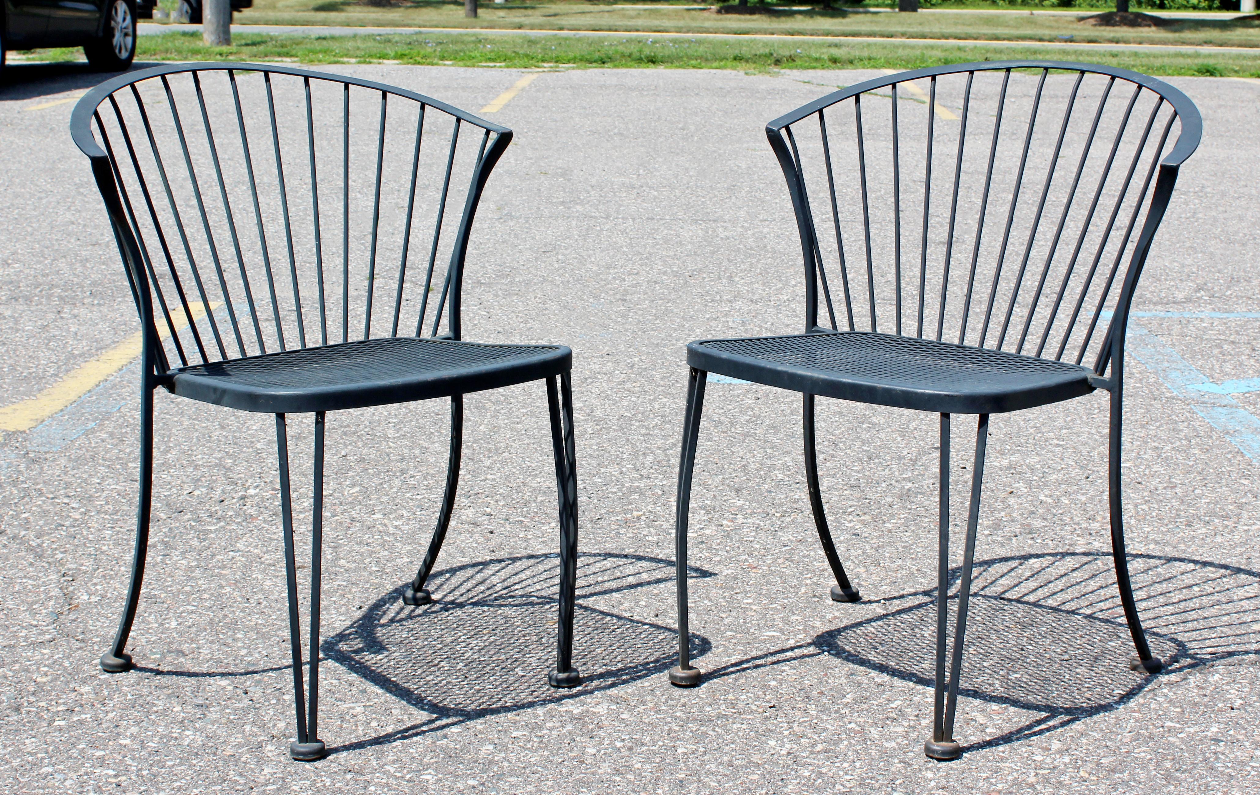 American Mid-Century Modern Woodard Set of 4 Curved Klismos Patio Side Chairs, 1960s