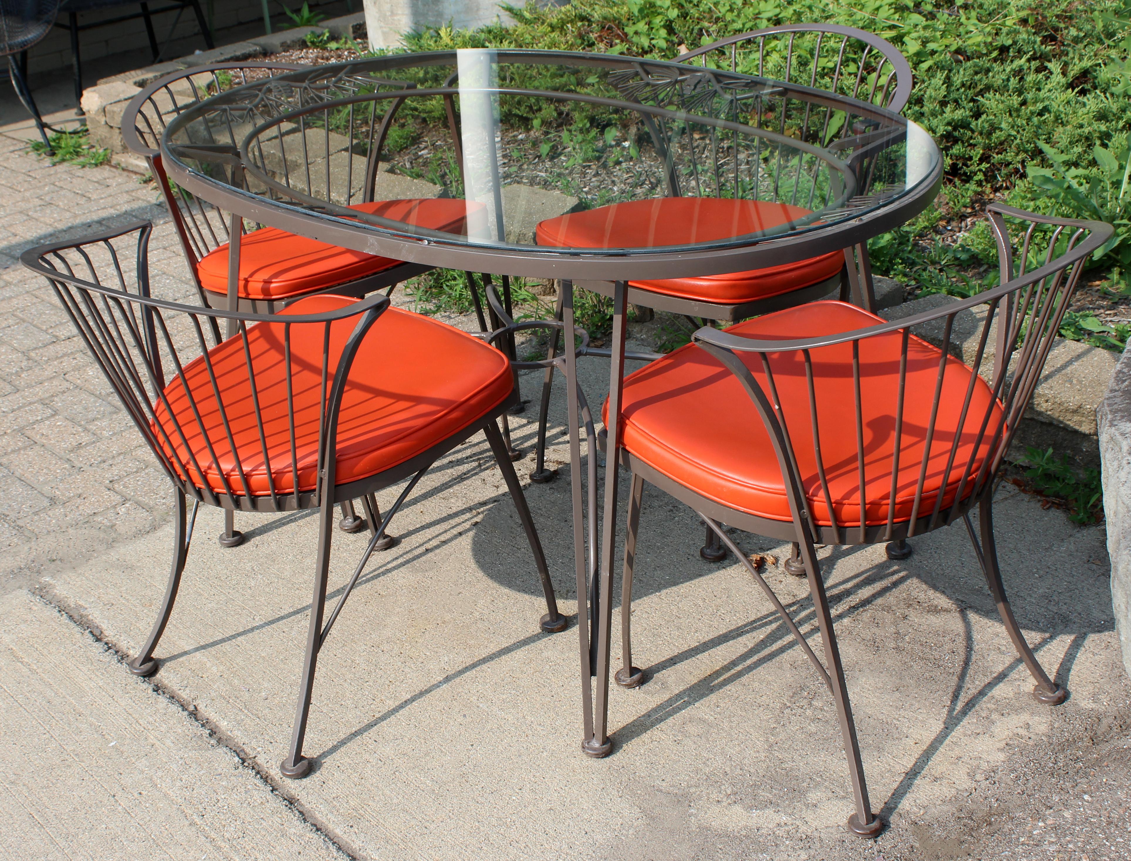 Metal Mid-Century Modern Woodard Set of 4 Klismos Patio Chairs & Pinecrest Table 1960s