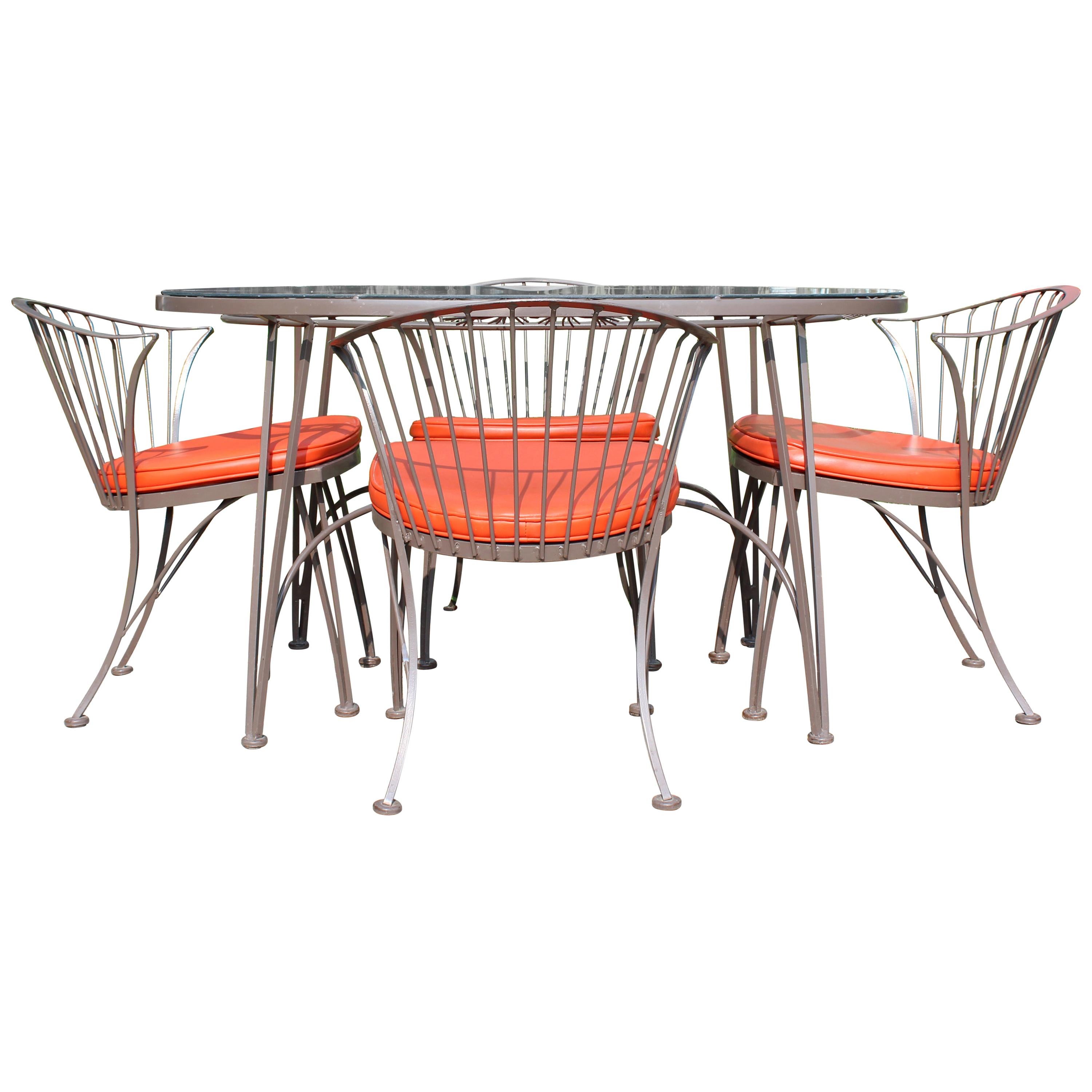 Mid-Century Modern Woodard Set of 4 Klismos Patio Chairs & Pinecrest Table 1960s