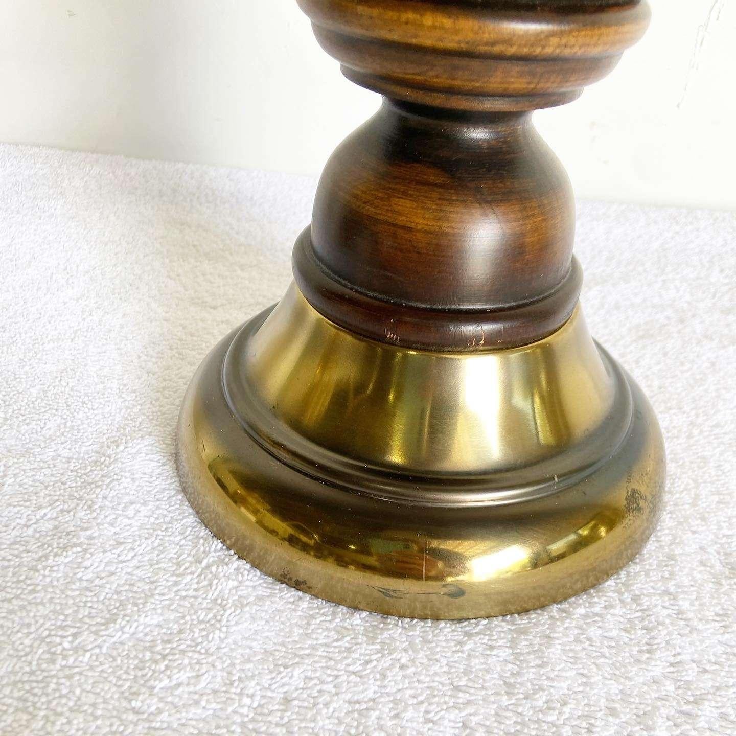 Mid Century Modern Wooden and Brass Table Lamp In Good Condition For Sale In Delray Beach, FL