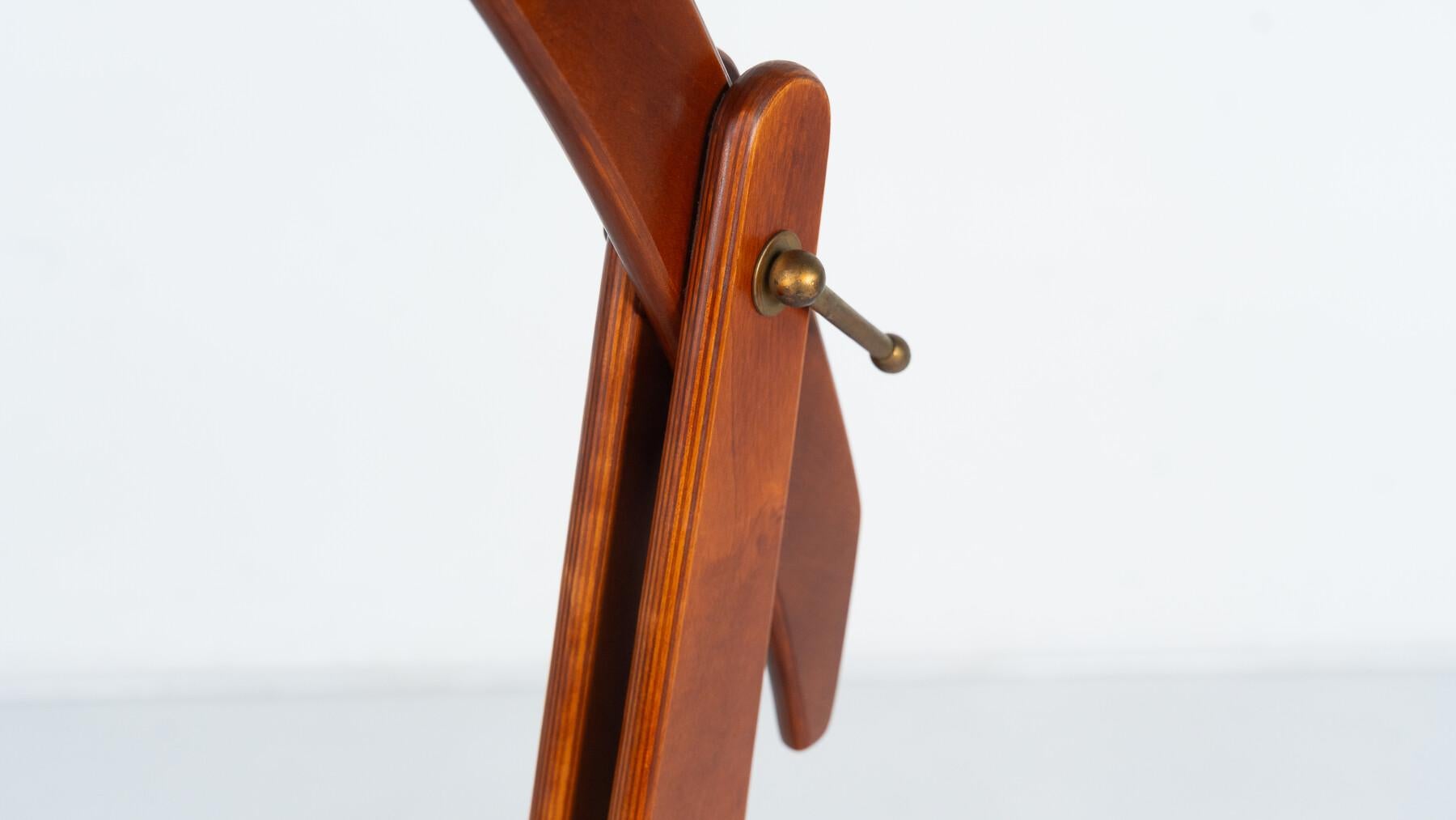 Italiano Lampada da terra ad arco in legno della modernità di metà secolo, Italia, anni '60 in vendita