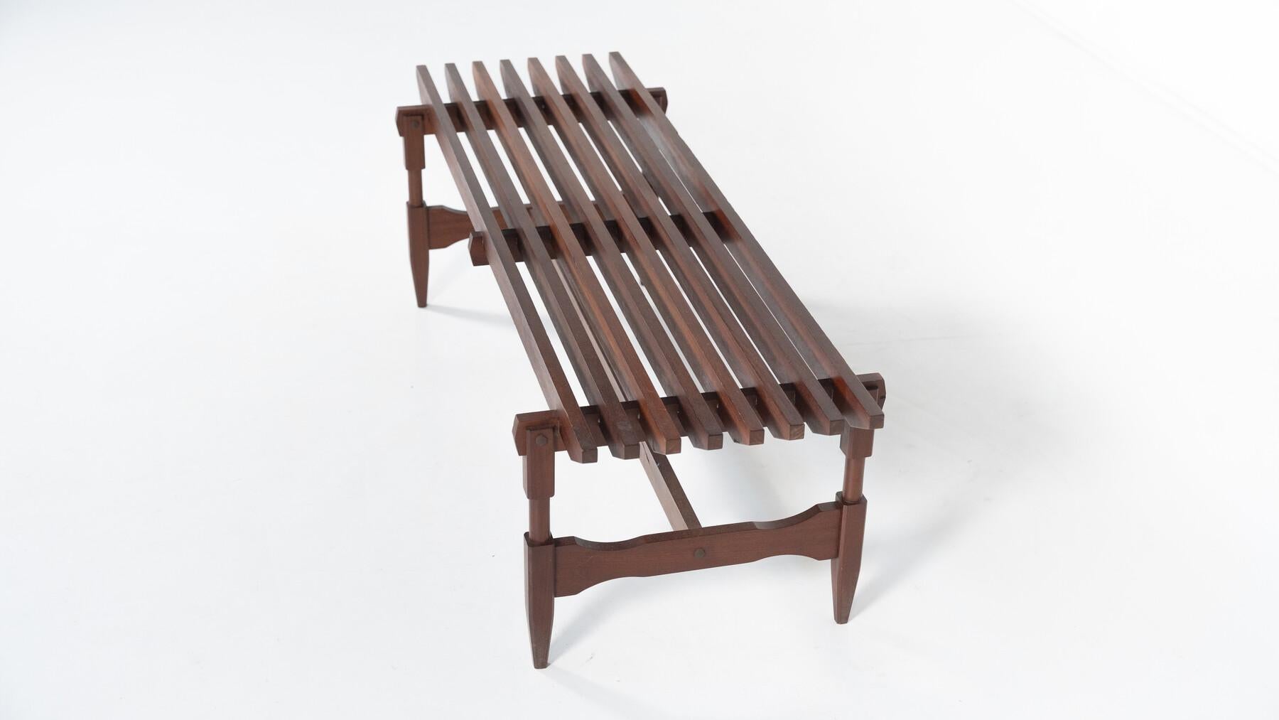 Banc en bois moderne du milieu du siècle par Ico et Luisa Parisi, Italie, années 1950 Bon état - En vente à Brussels, BE