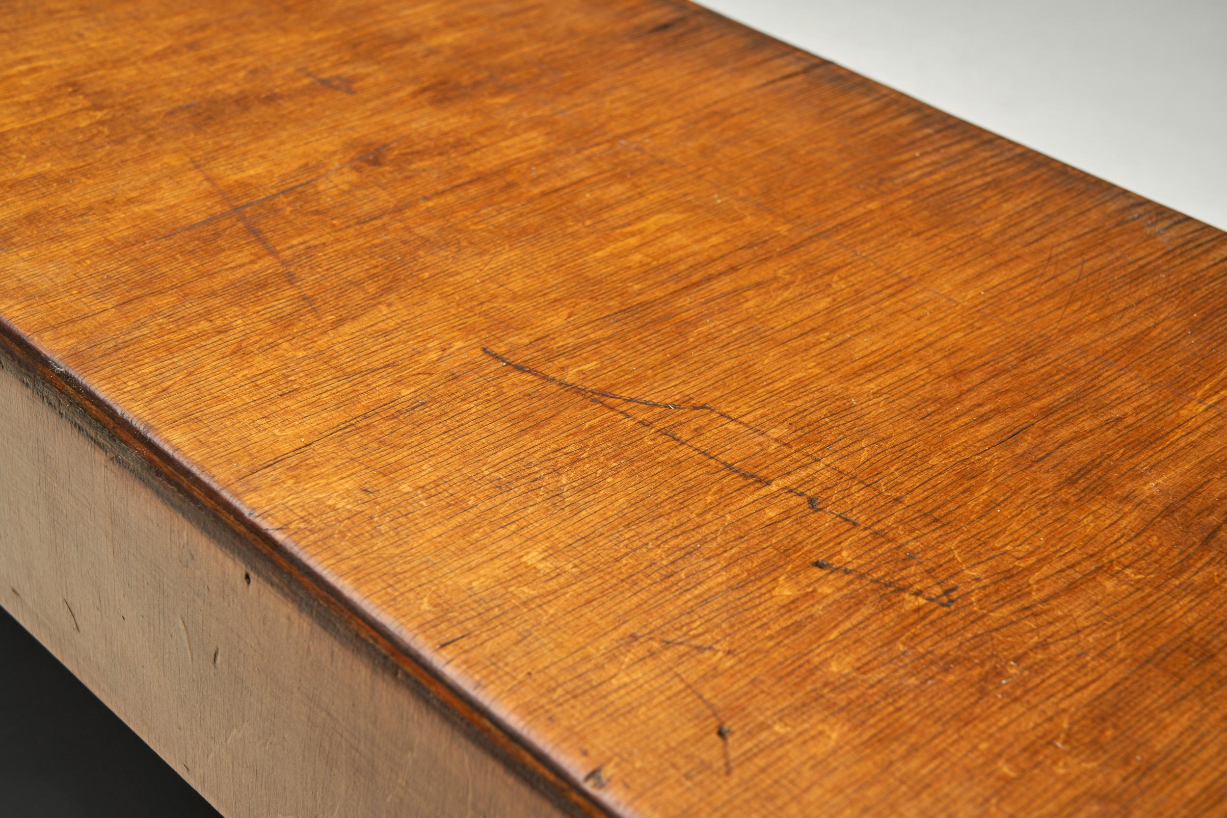 Banc en bois moderne du milieu du siècle, Europe, vers 1950 en vente 1