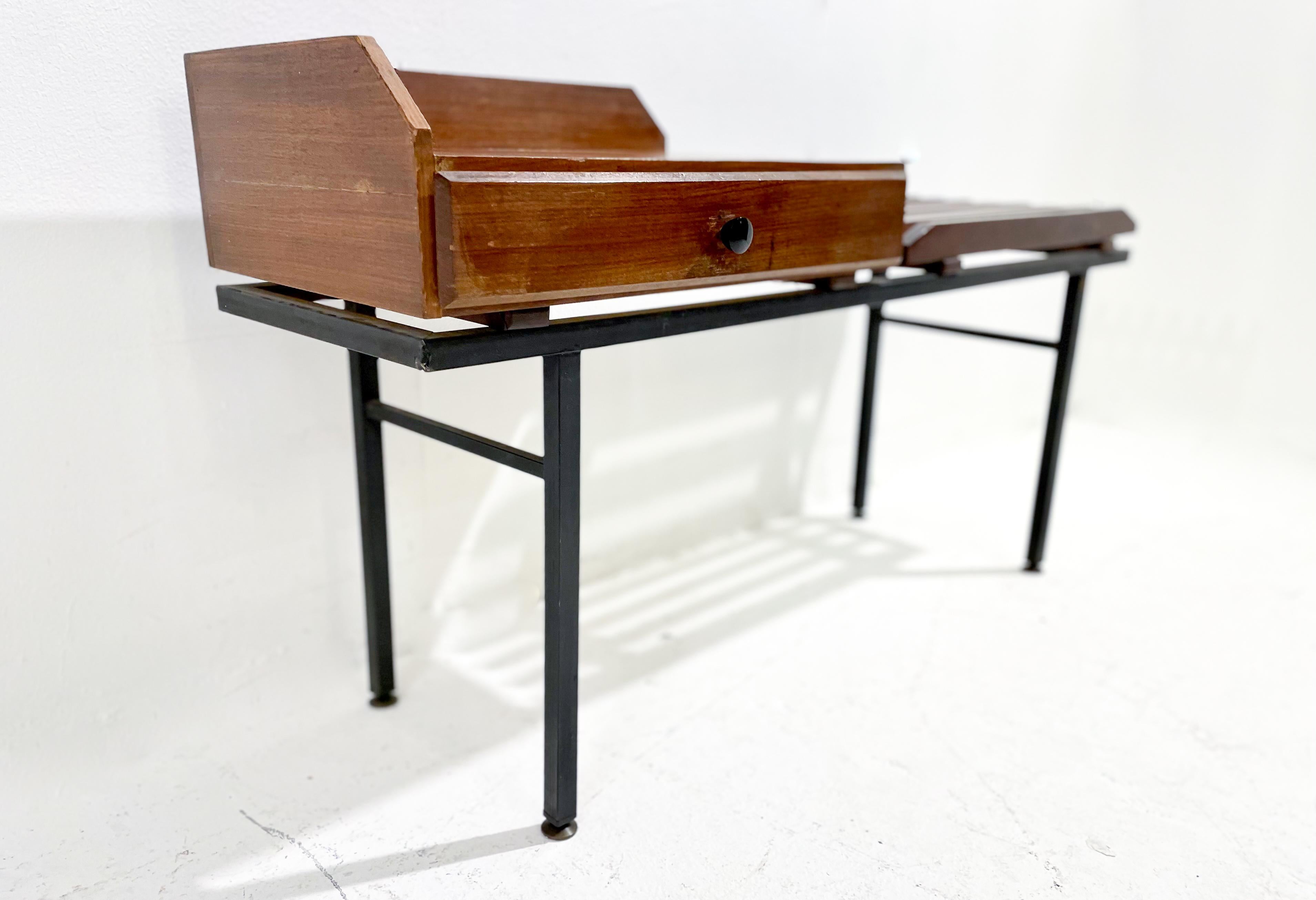 Mid-Century Modern Wooden Bench with Drawers, Italy, 1960s In Good Condition In Brussels, BE