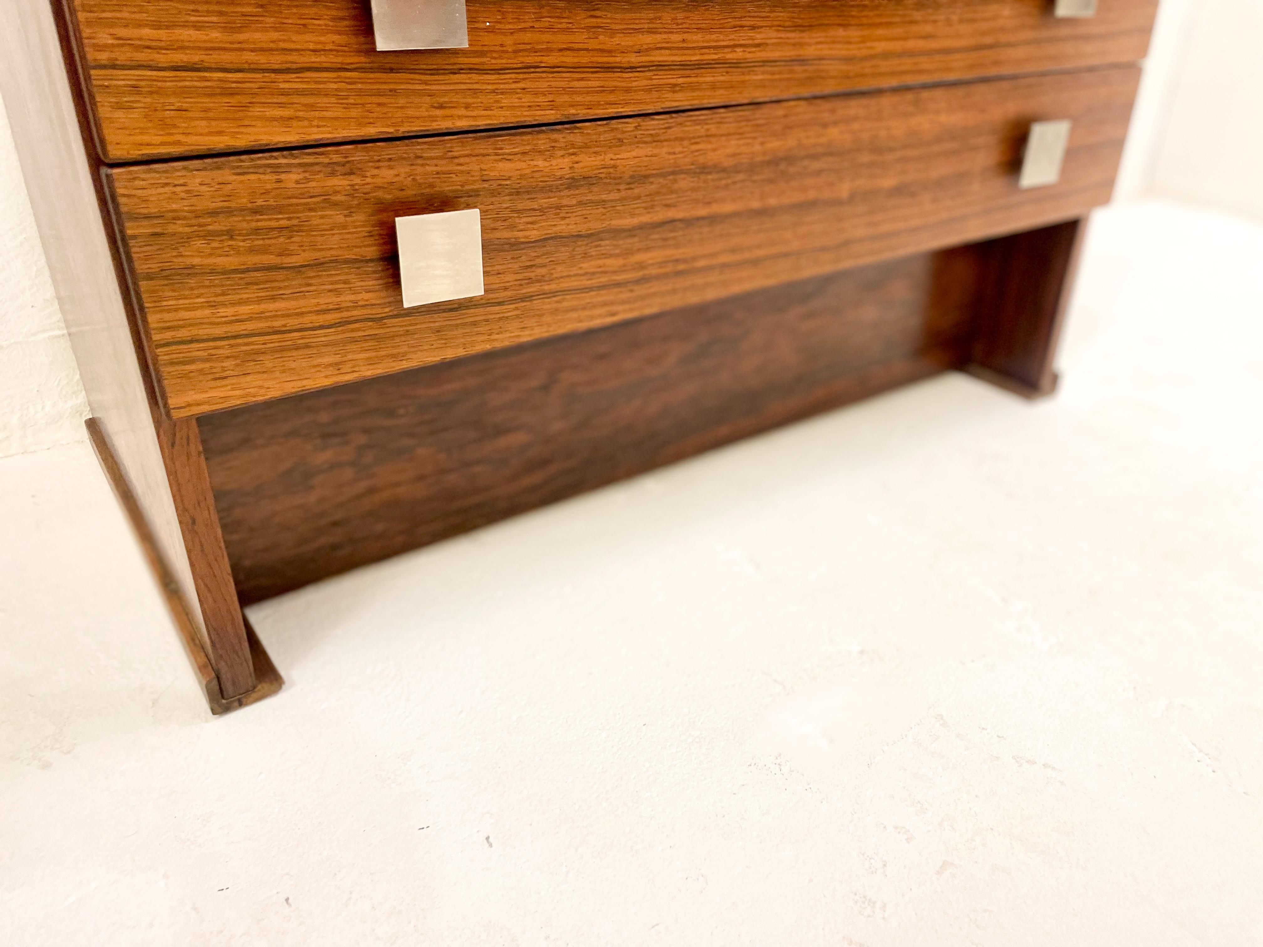 Cassettiera in legno moderna di metà secolo, Italia, anni '60 in vendita 1