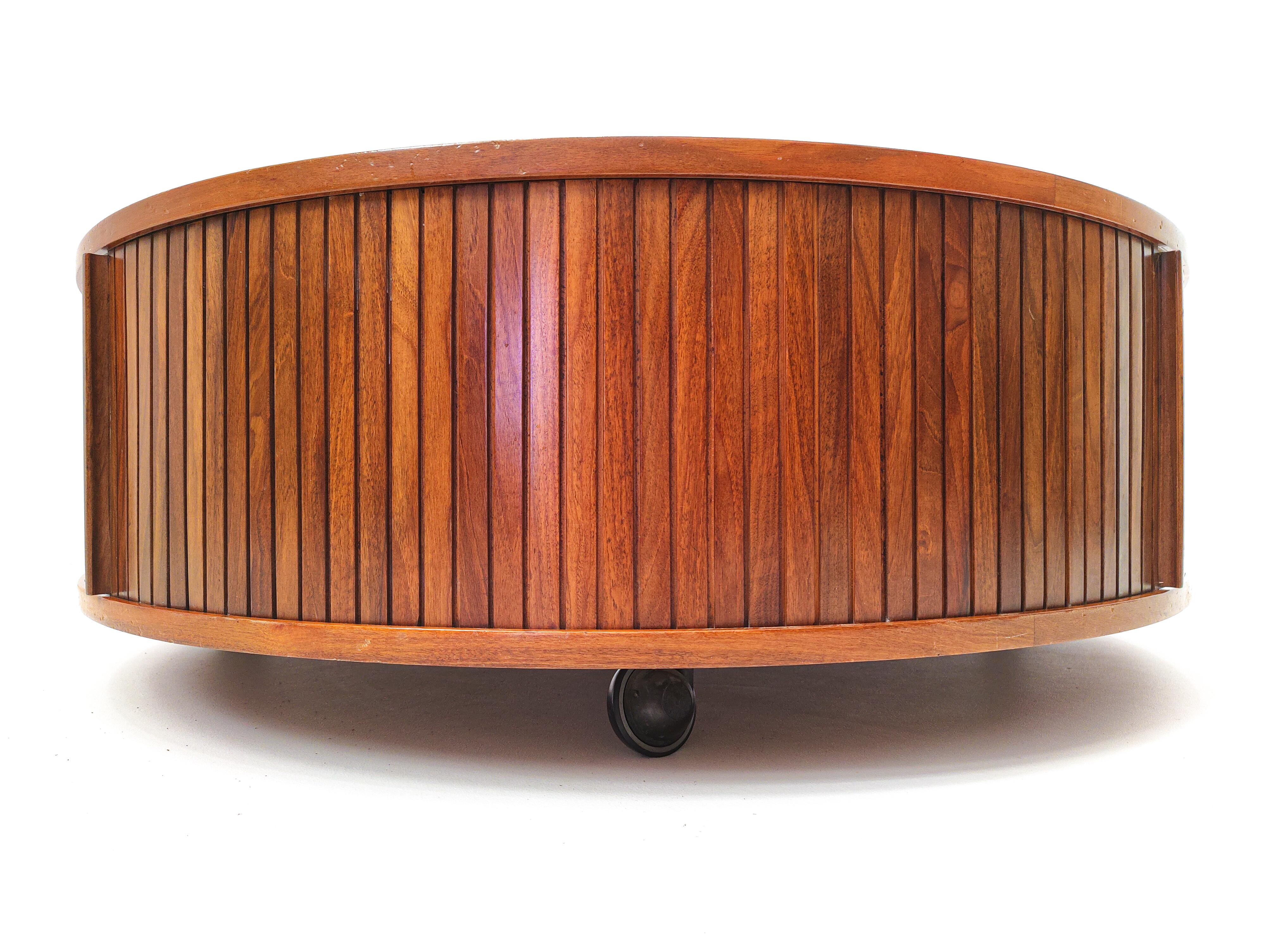 Mid-Century Modern Wooden Coffee Table, Italy, 1960s 4