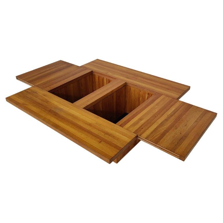 Late 20th Century Mid-Century Modern Wooden Coffee Table Mod. 454 Il Castello by Mario Bellini  For Sale