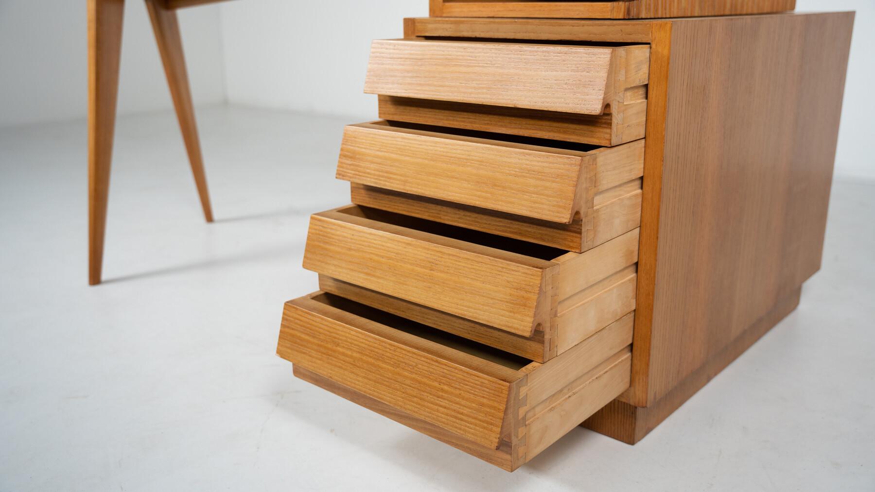 Escritorio de madera moderno de mediados de siglo de Barovero, Italia, años 60 en venta 1