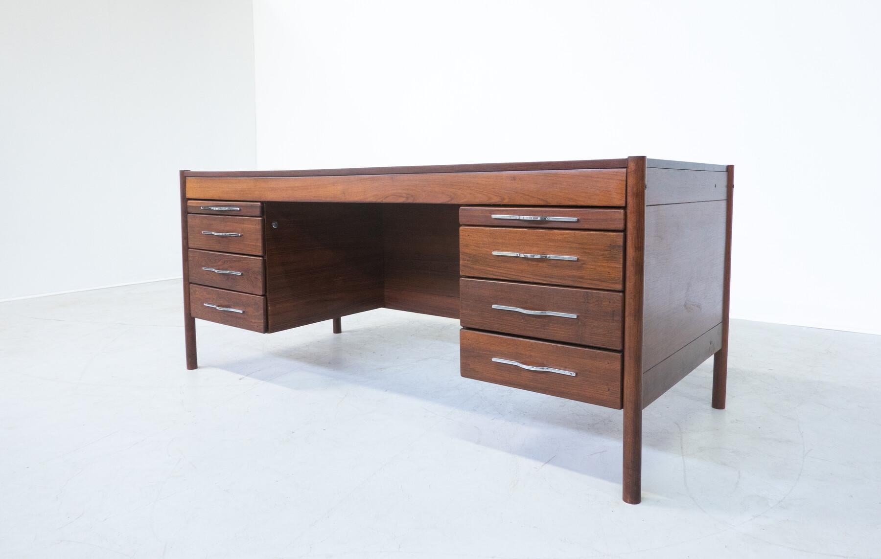 Brazilian Mid-Century Modern Wooden Desk by Jean Gillon, Brazil, 1960s For Sale