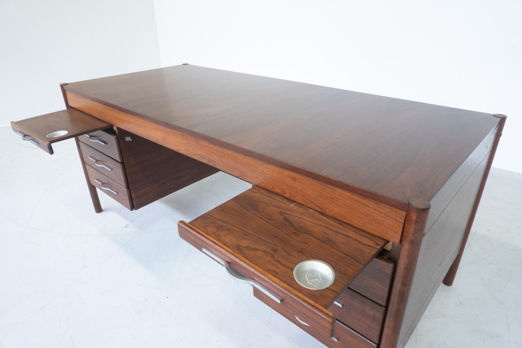 Mid-Century Modern Wooden Desk by Jean Gillon, Brazil, 1960s For Sale 4