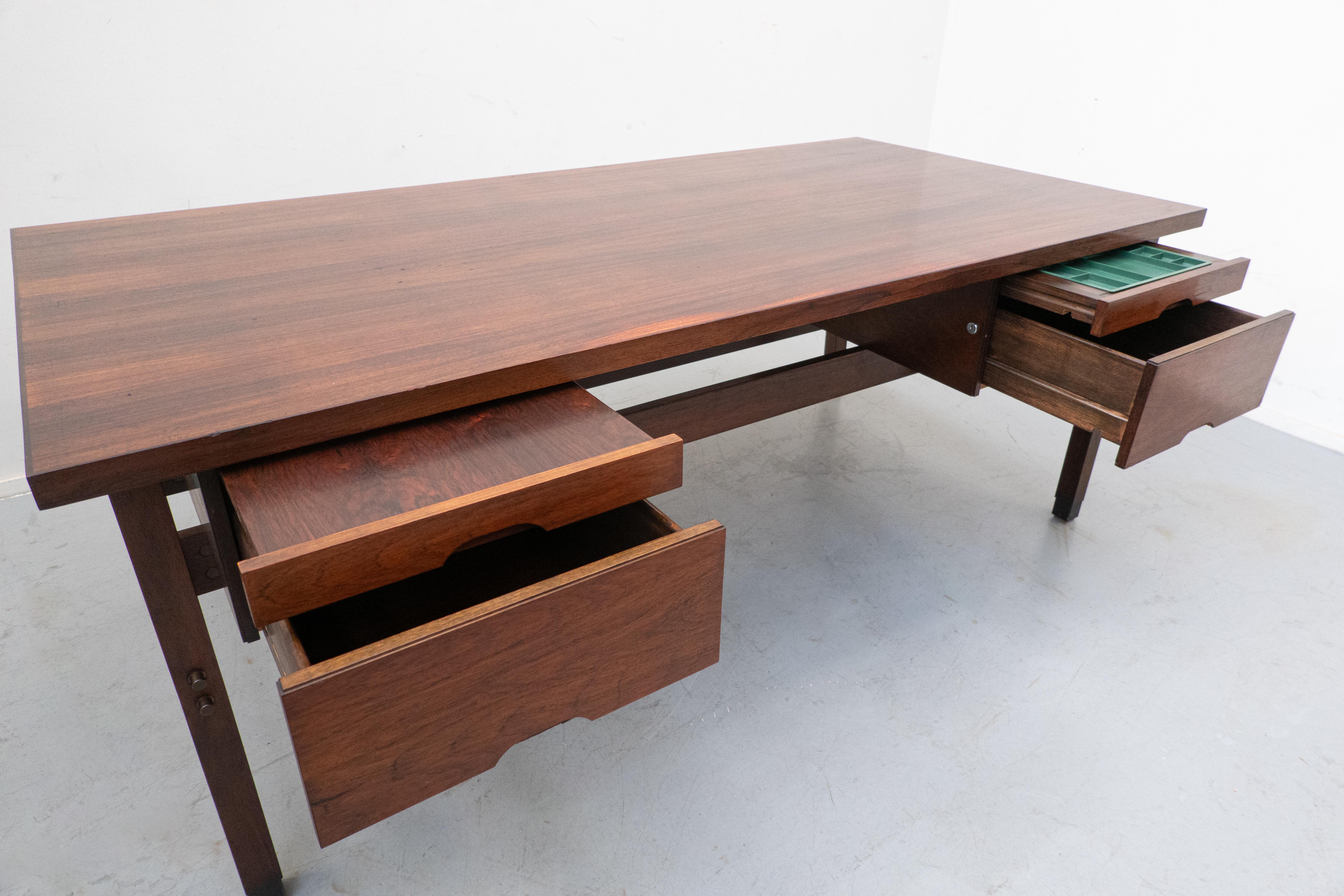 Brazilian Mid-Century Modern Wooden Desk by Sergio Rodrigues, Brazil, 1960s For Sale