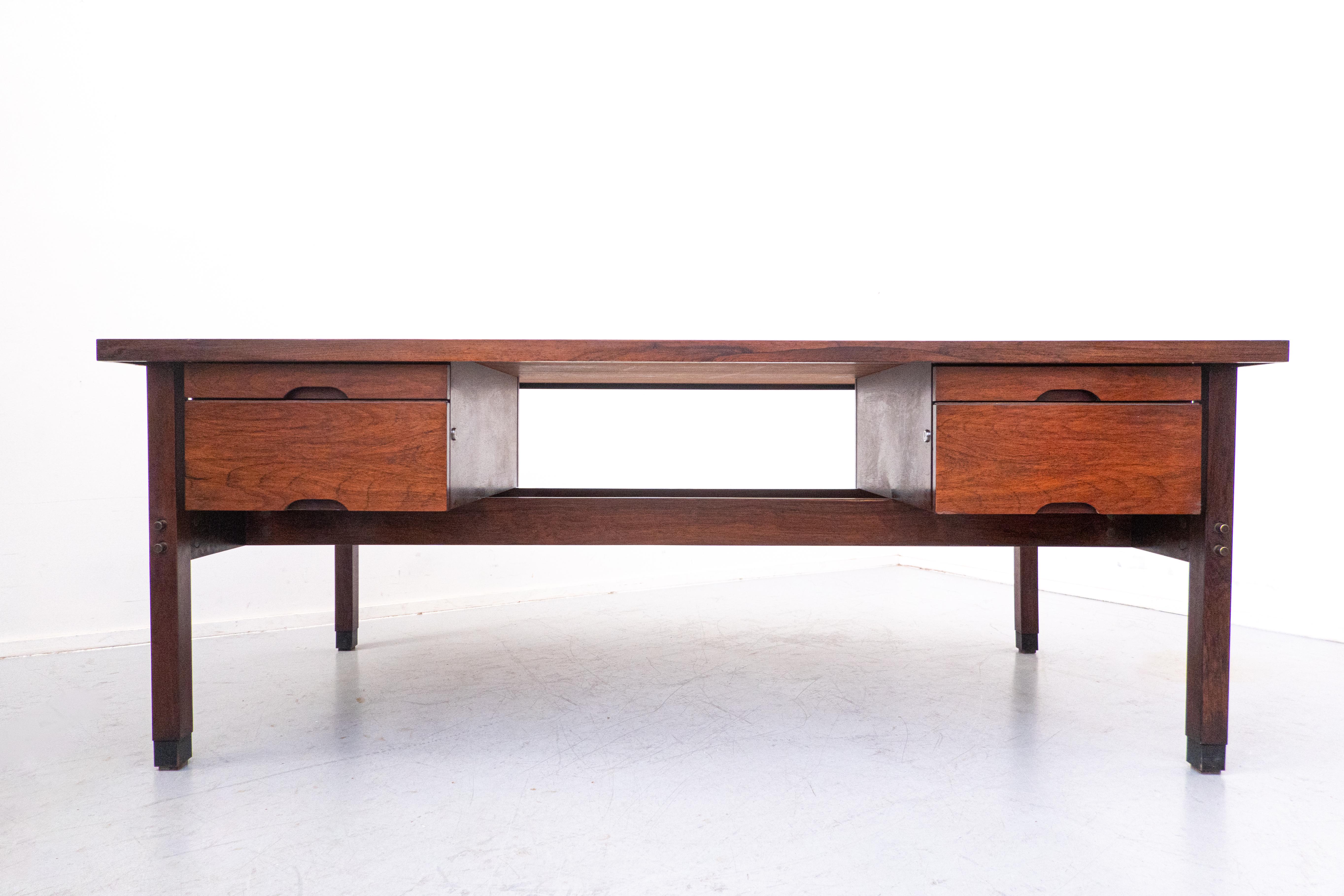 Moderner Holztisch aus der Jahrhundertmitte von Sergio Rodrigues, Brasilien, 1960er Jahre im Angebot 3