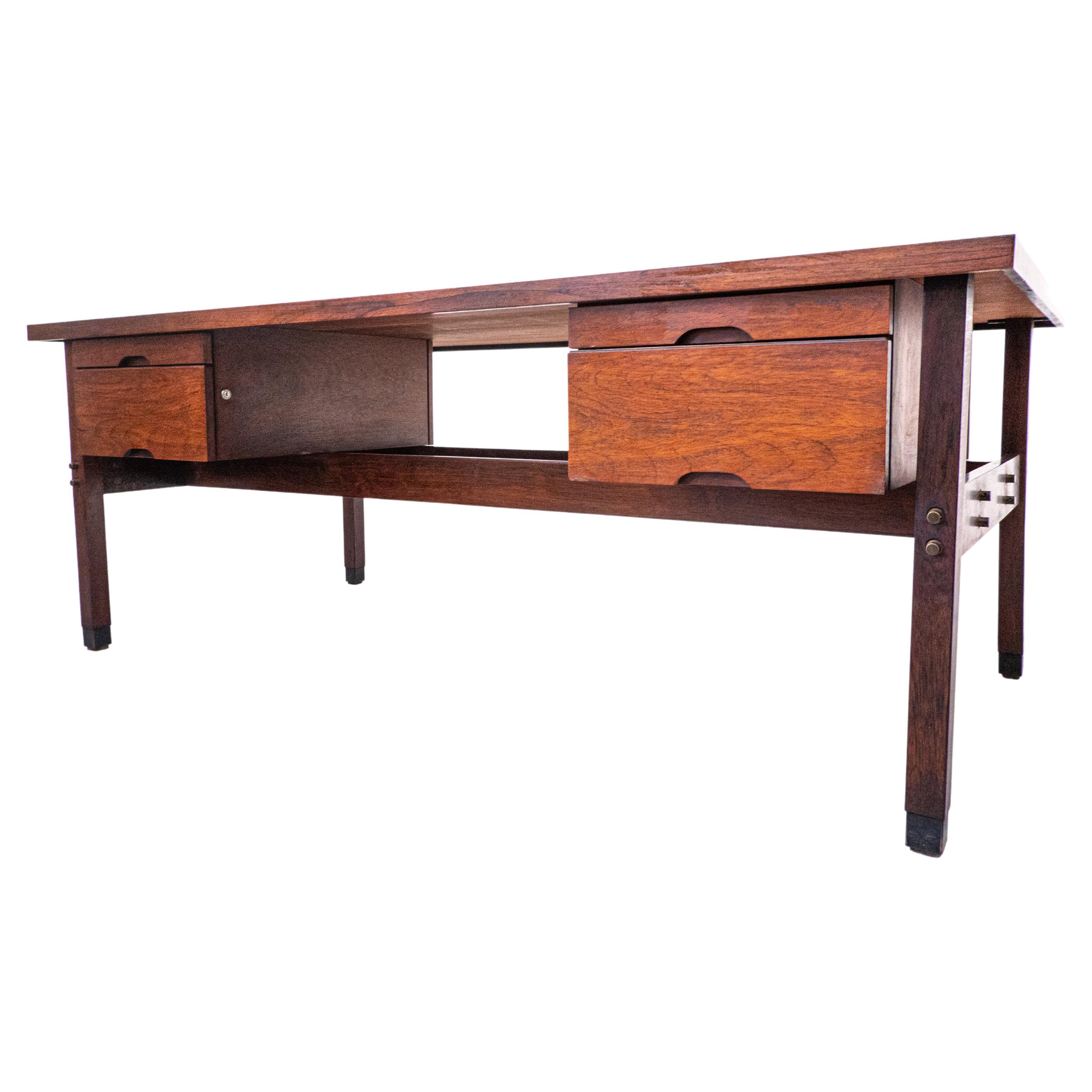 Moderner Holztisch aus der Jahrhundertmitte von Sergio Rodrigues, Brasilien, 1960er Jahre im Angebot