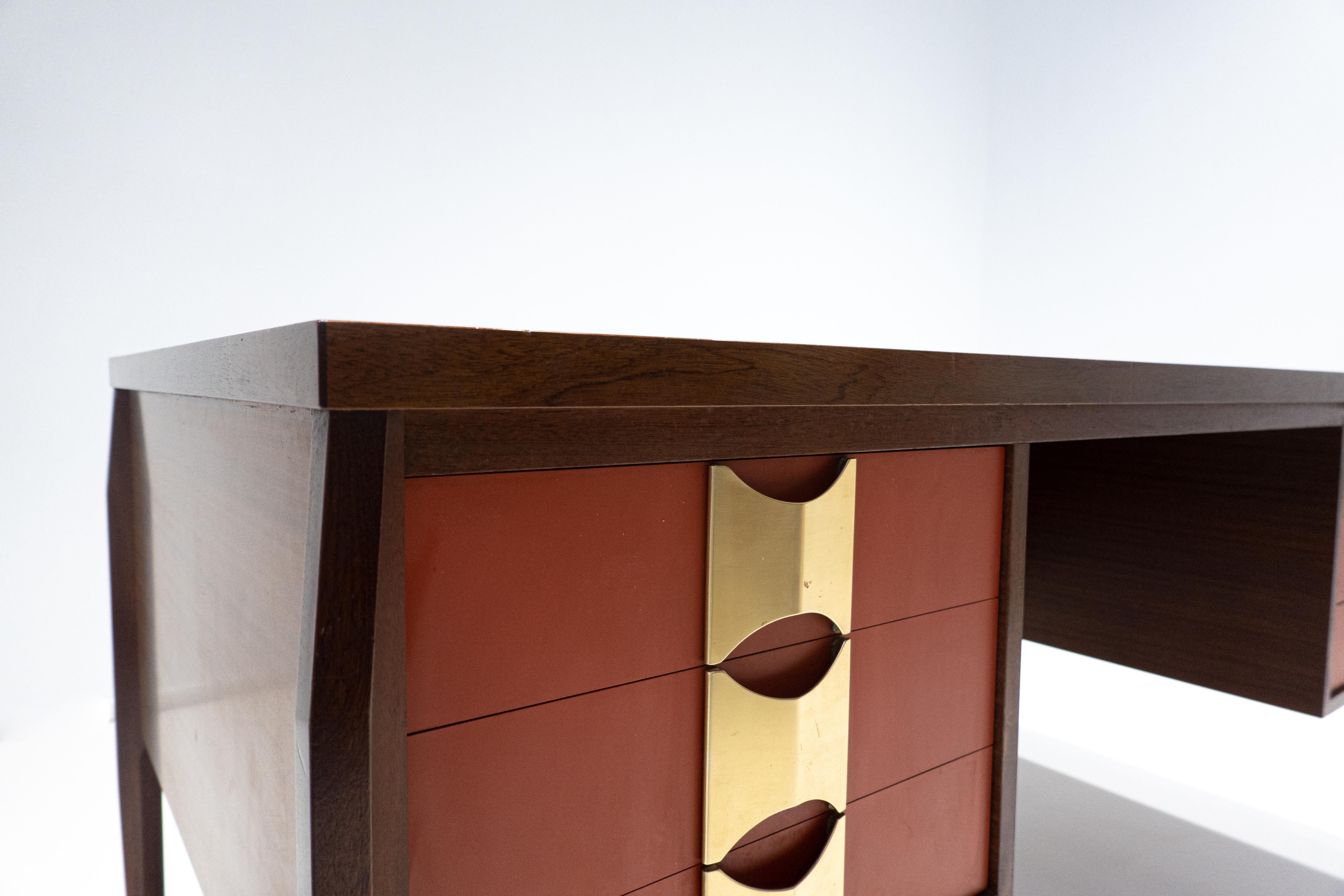Mid-Century Modern-Schreibtisch aus Holz mit 6 Schubladen, Italien, 1960er Jahre  (Italienisch) im Angebot