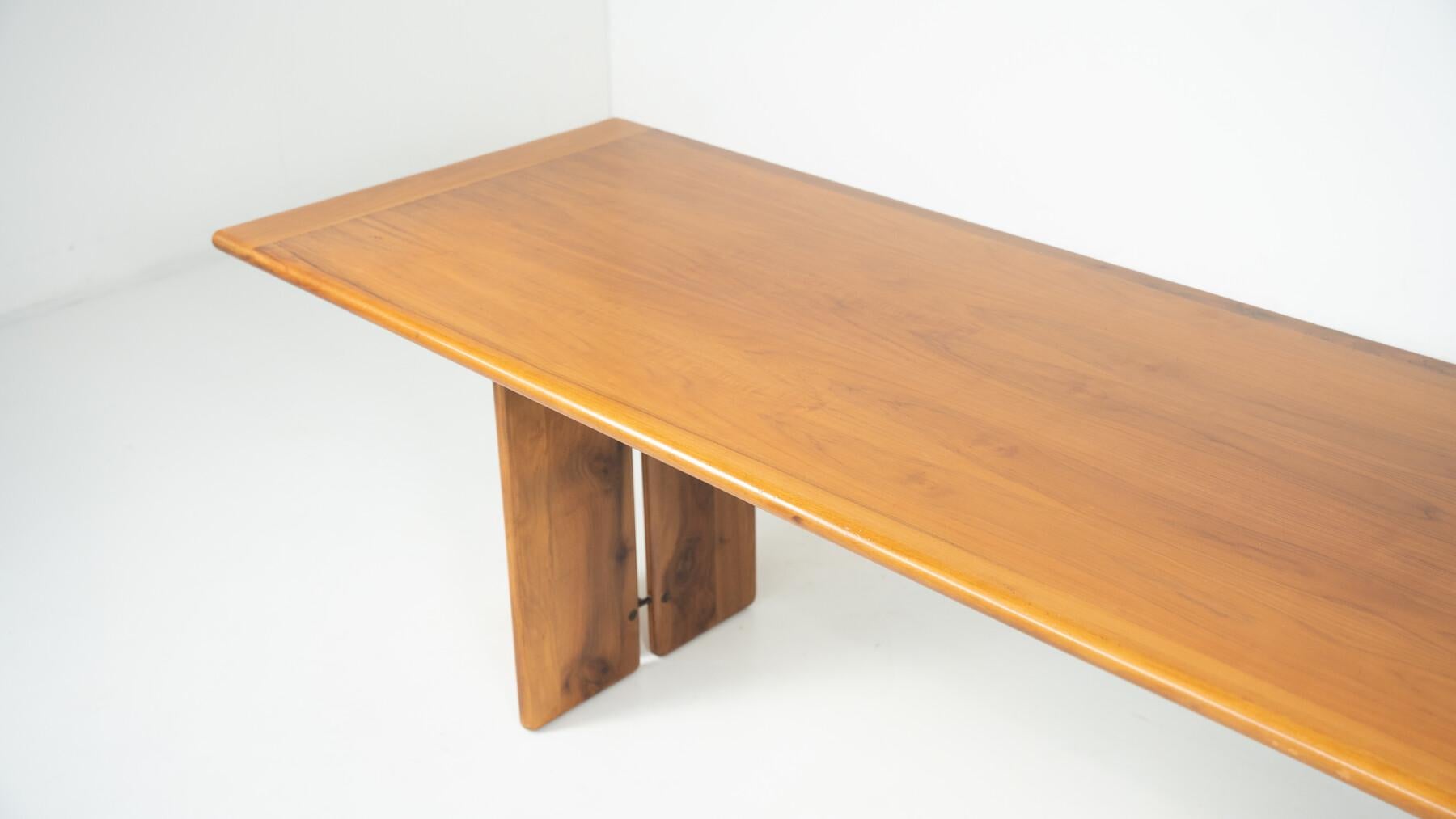 Moderner Esstisch aus Holz aus der Jahrhundertmitte, 1960er Jahre im Angebot 5