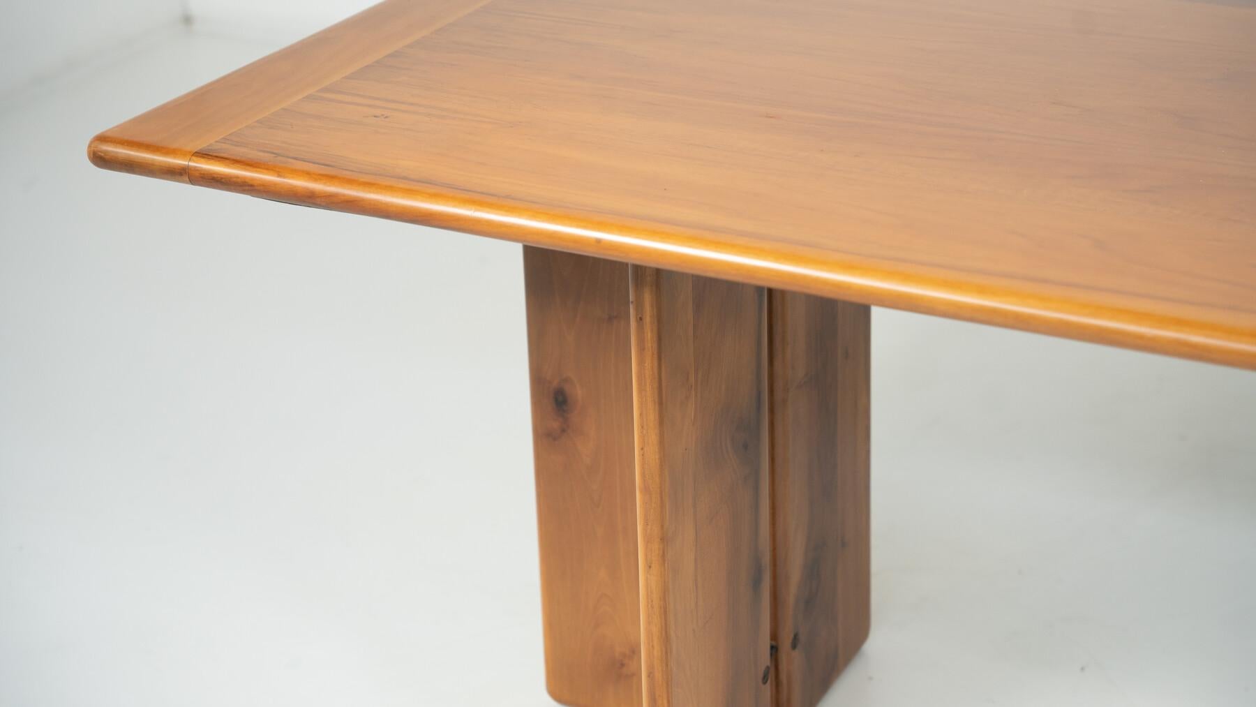 Moderner Esstisch aus Holz aus der Jahrhundertmitte, 1960er Jahre im Angebot 2