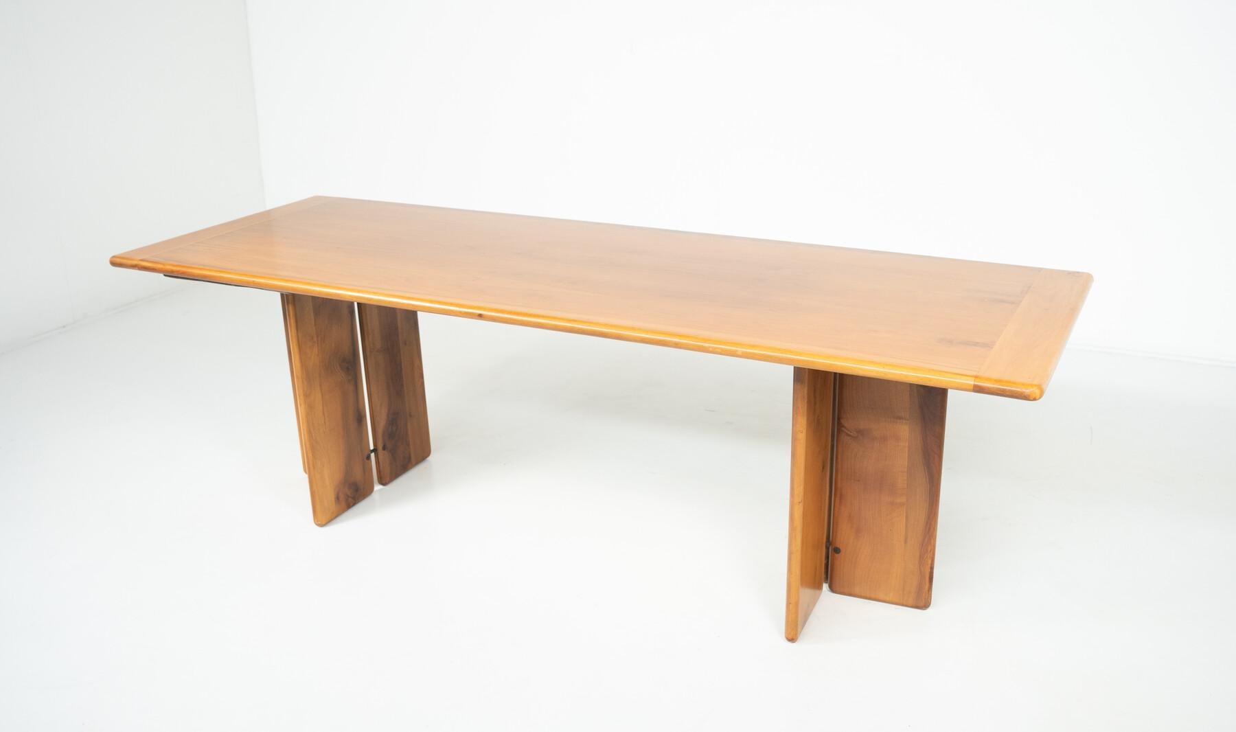 Moderner Esstisch aus Holz aus der Jahrhundertmitte, 1960er Jahre im Angebot 3
